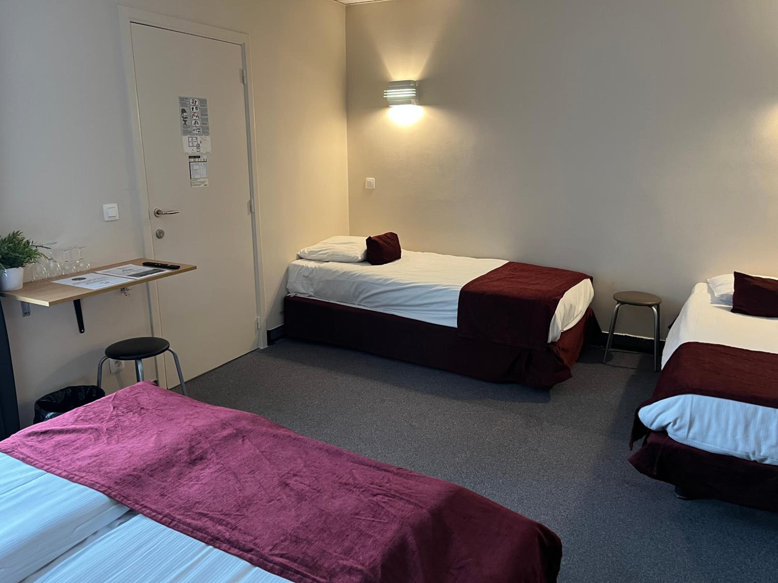 Quadruple Room - Photo 5