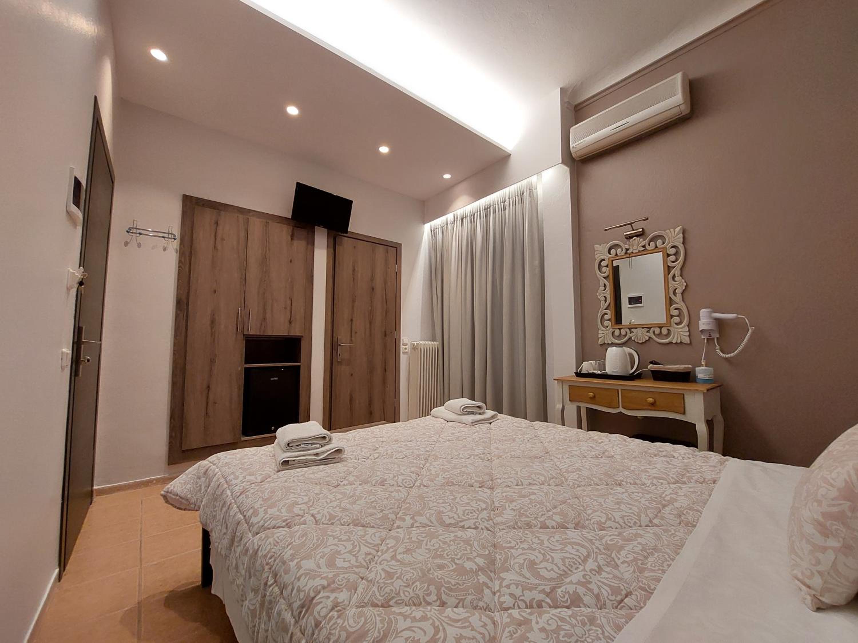 Deluxe Double or Twin Room