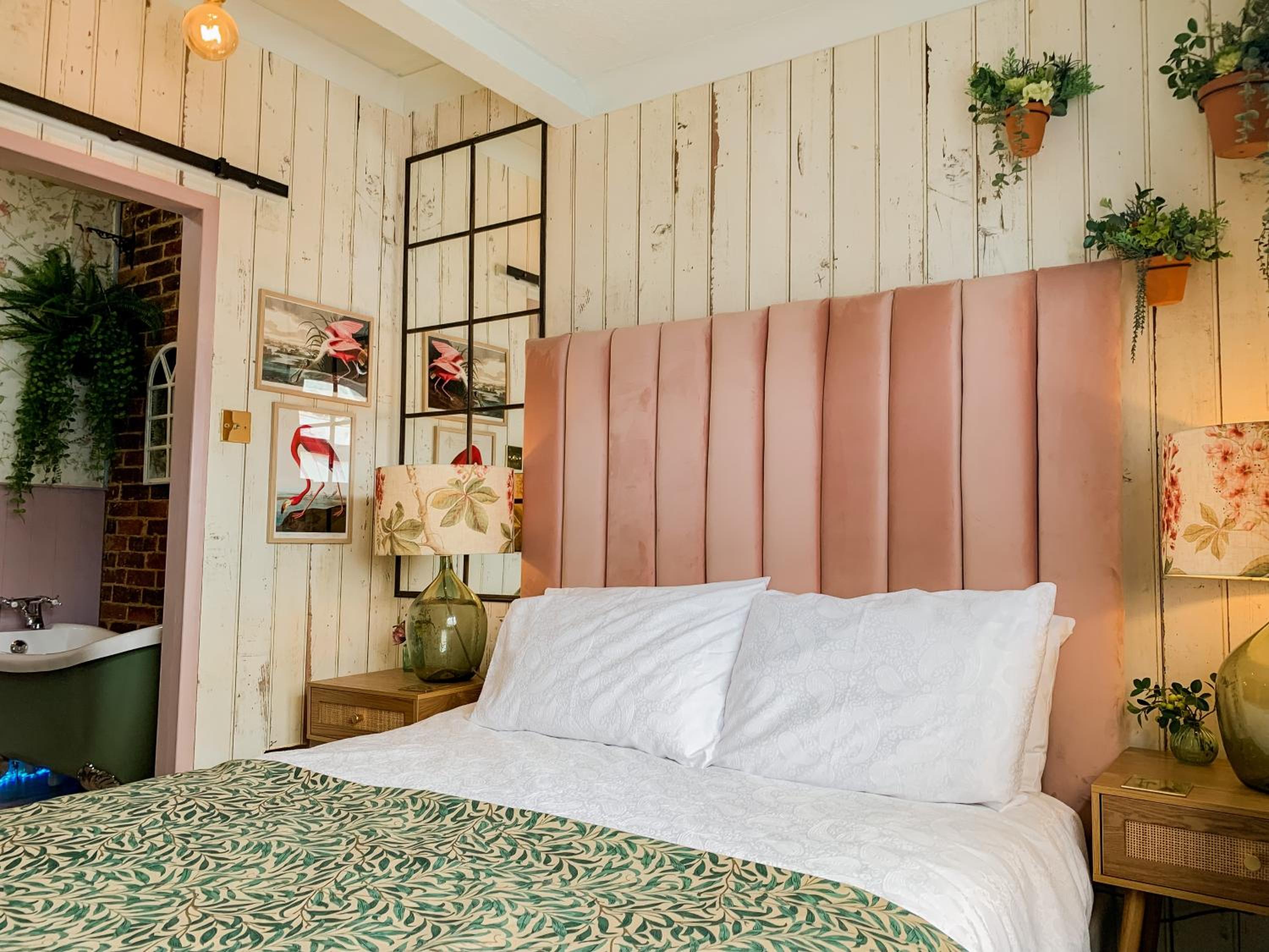Superior King Room photo 2