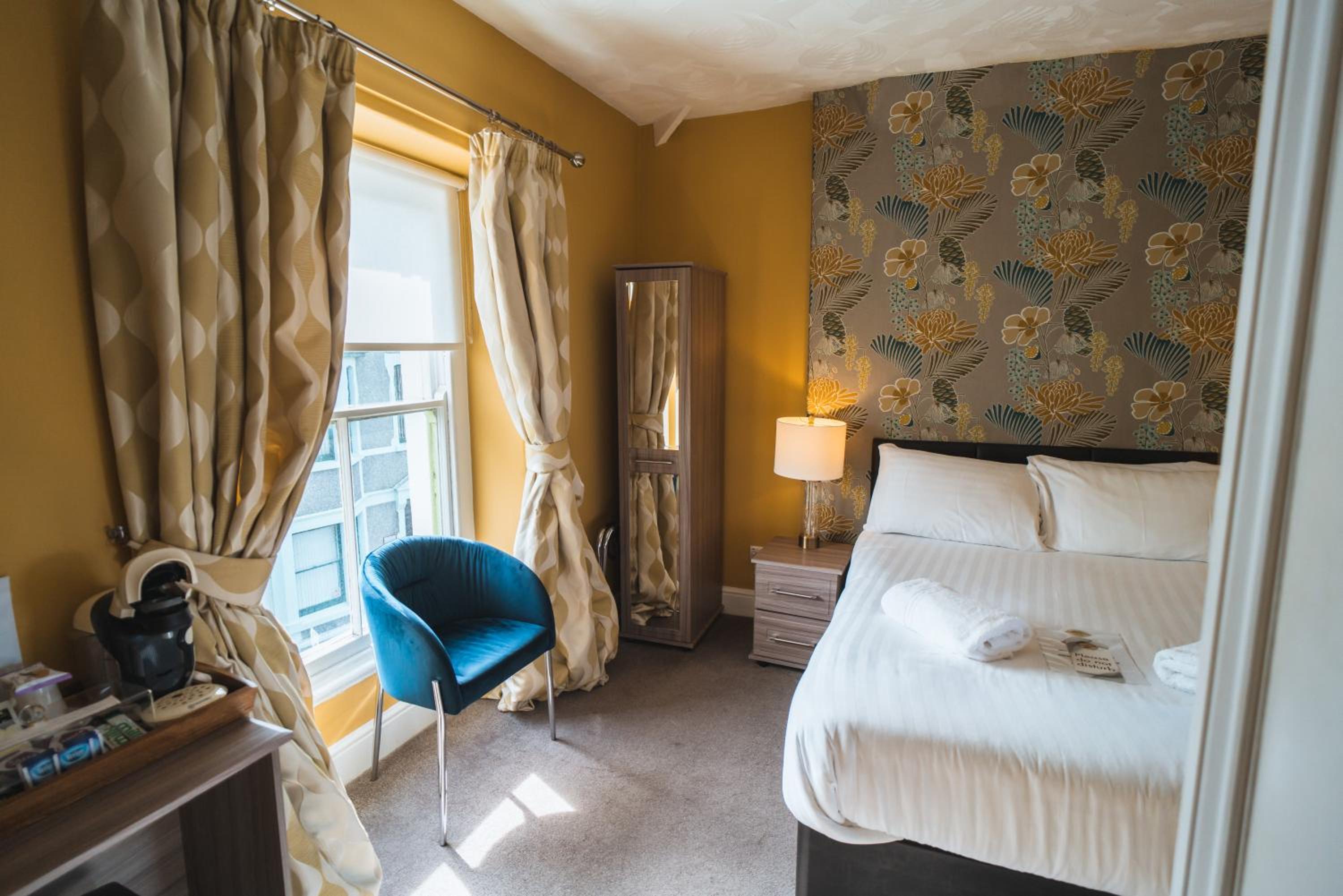 Standard King Room photo 1