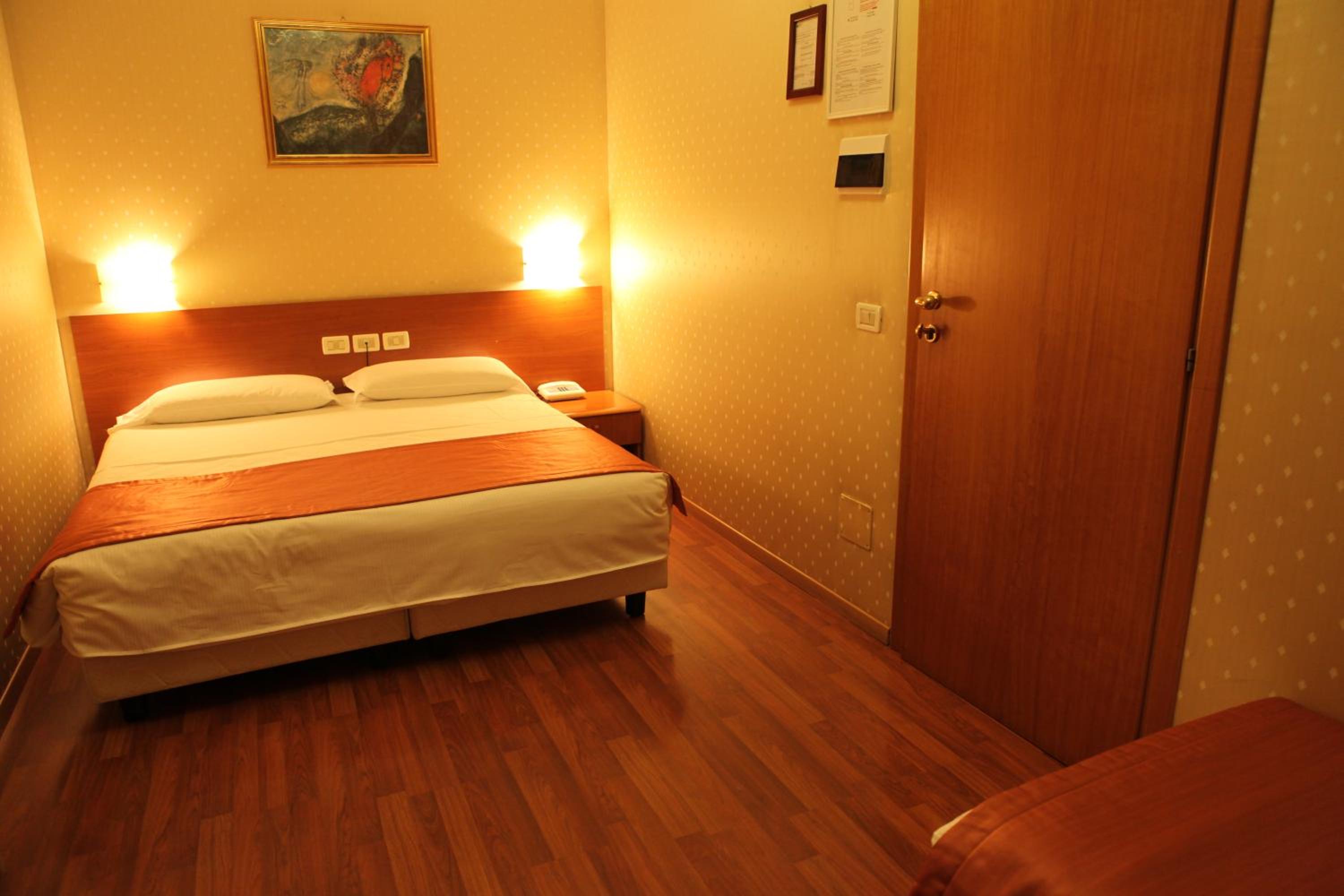 Hotel Flower Garden - Photo 33