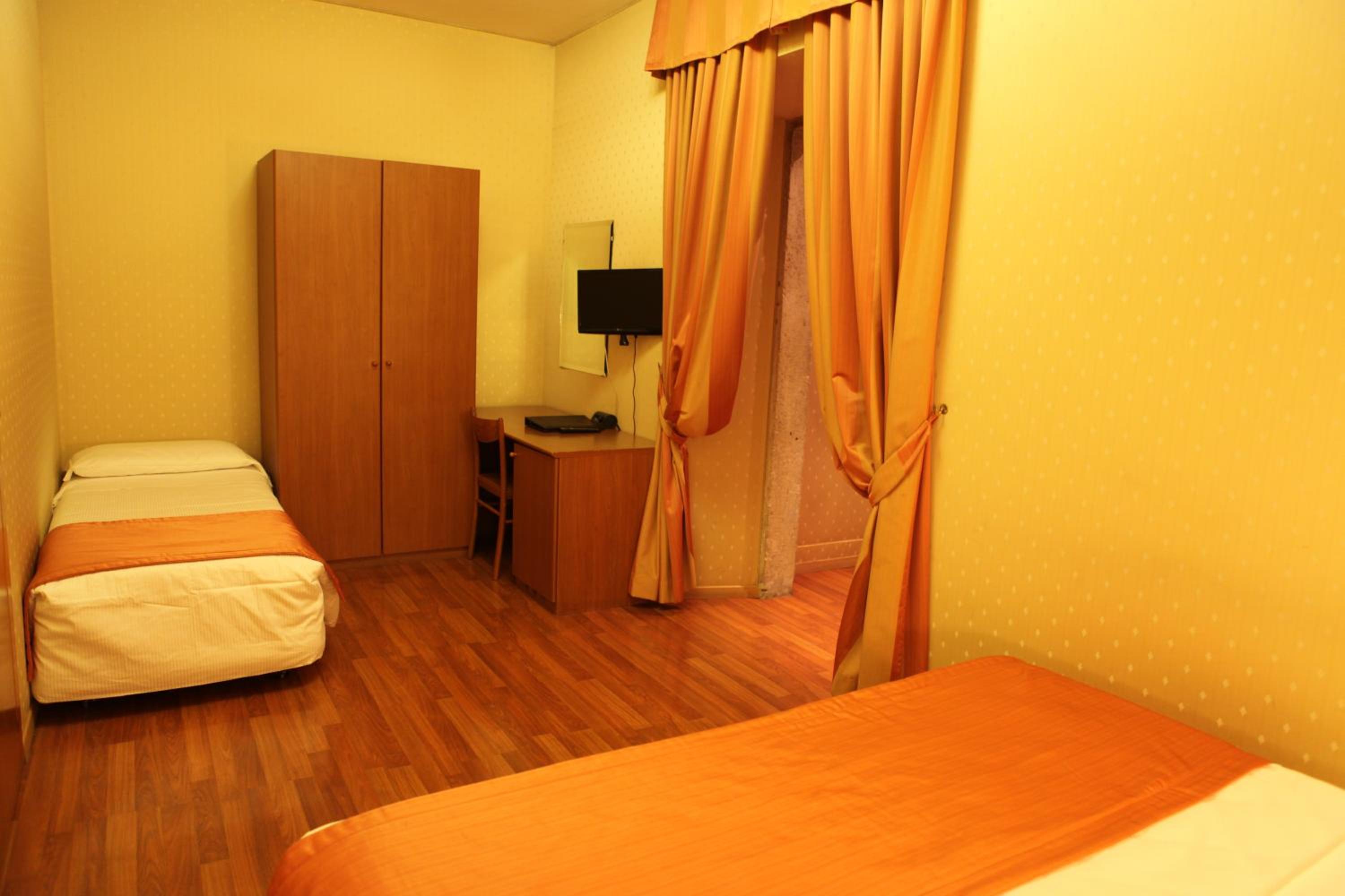 Hotel Flower Garden - Photo 37