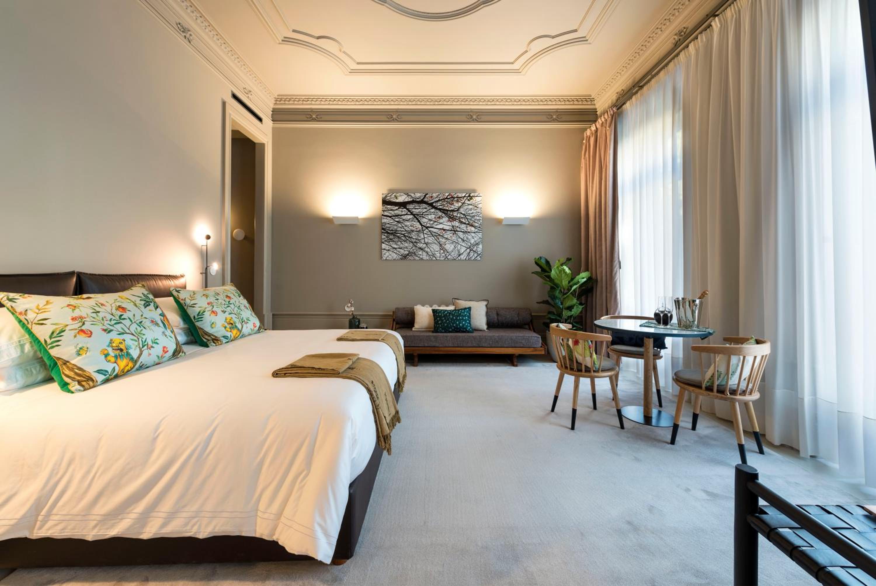 Suite - Photo 8