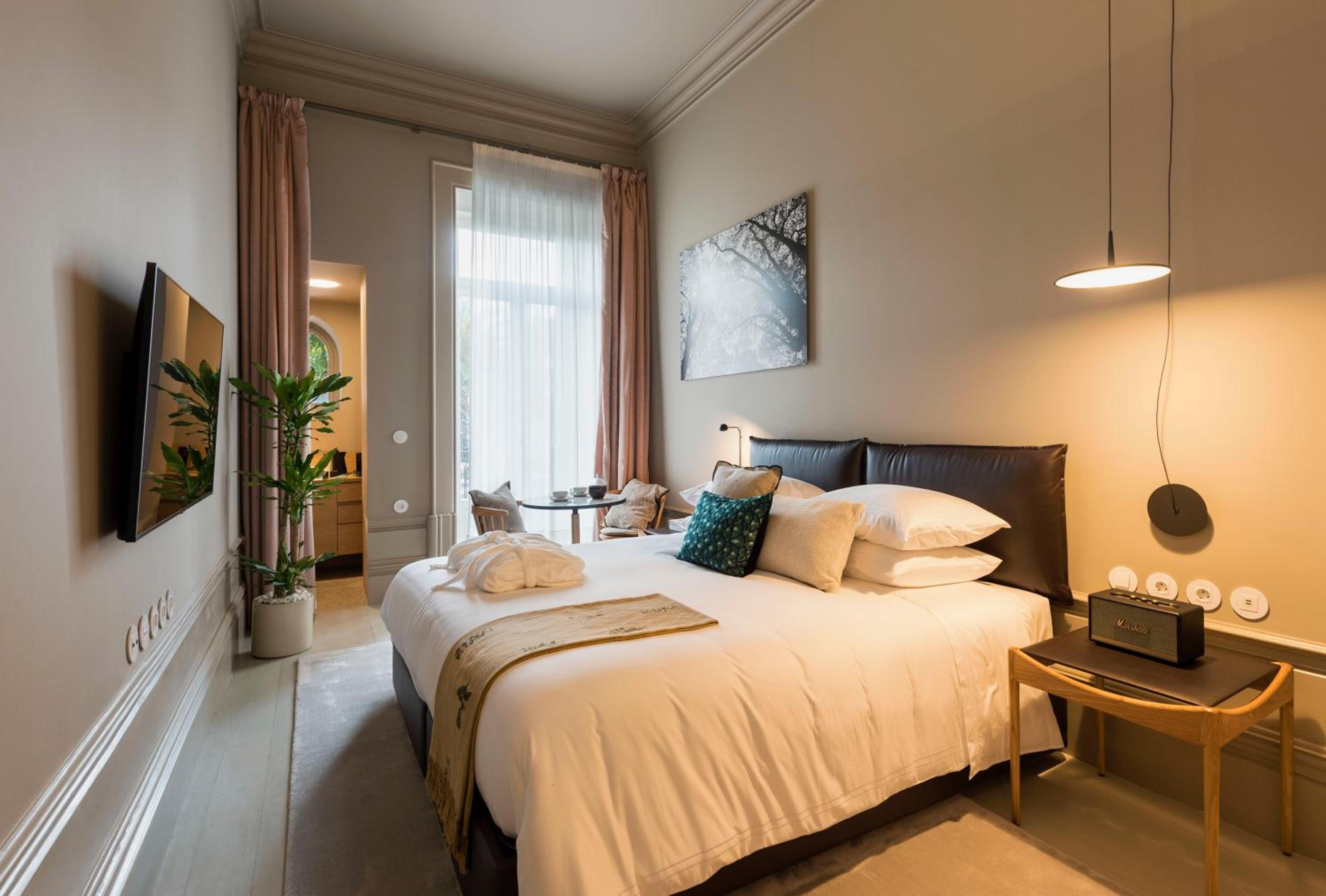 Deluxe Room - Photo 1
