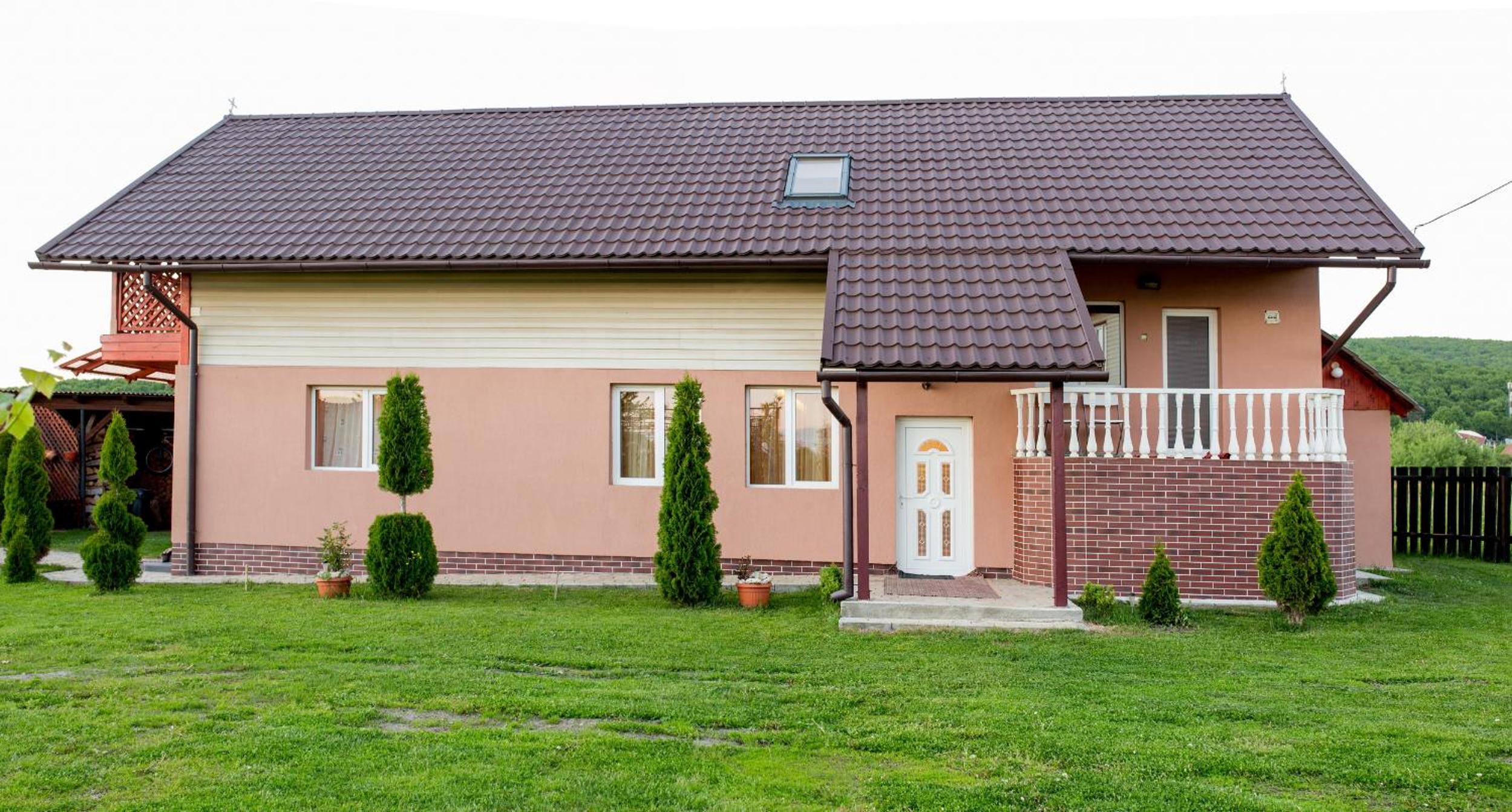 Four-Bedroom House photo 2