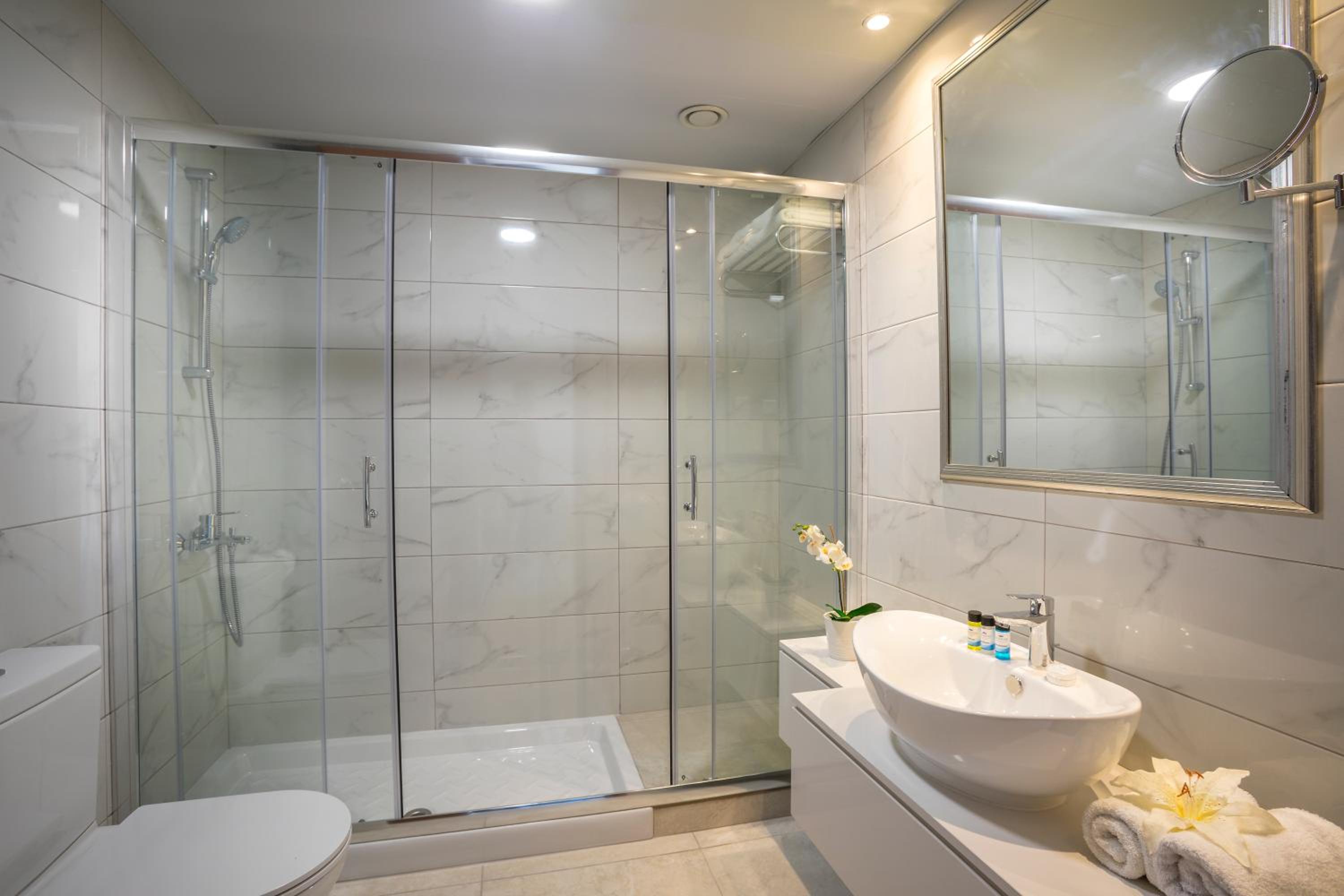 Executive Suite with Sea View - Photo 8