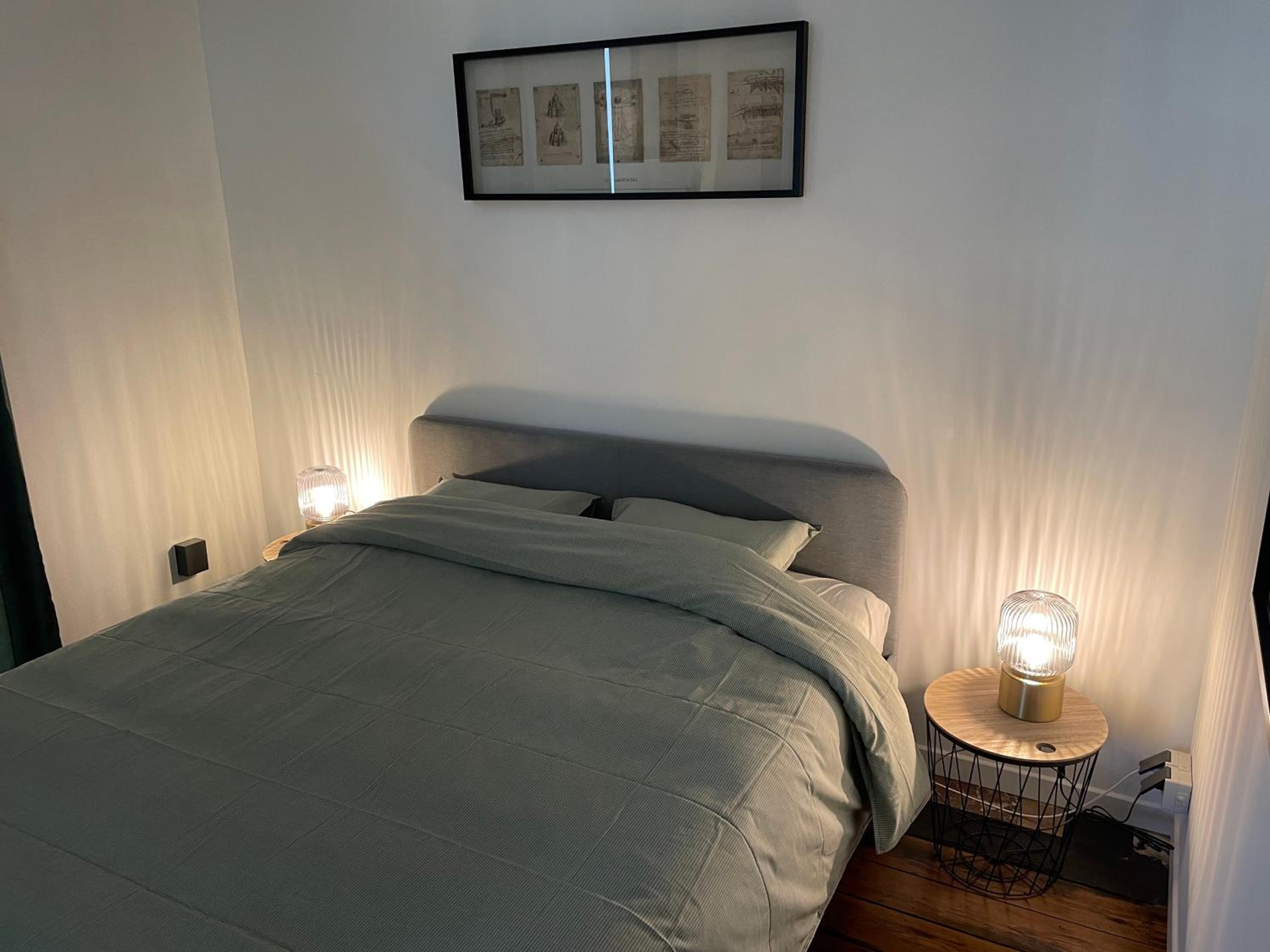 One-Bedroom Apartment - Photo 1