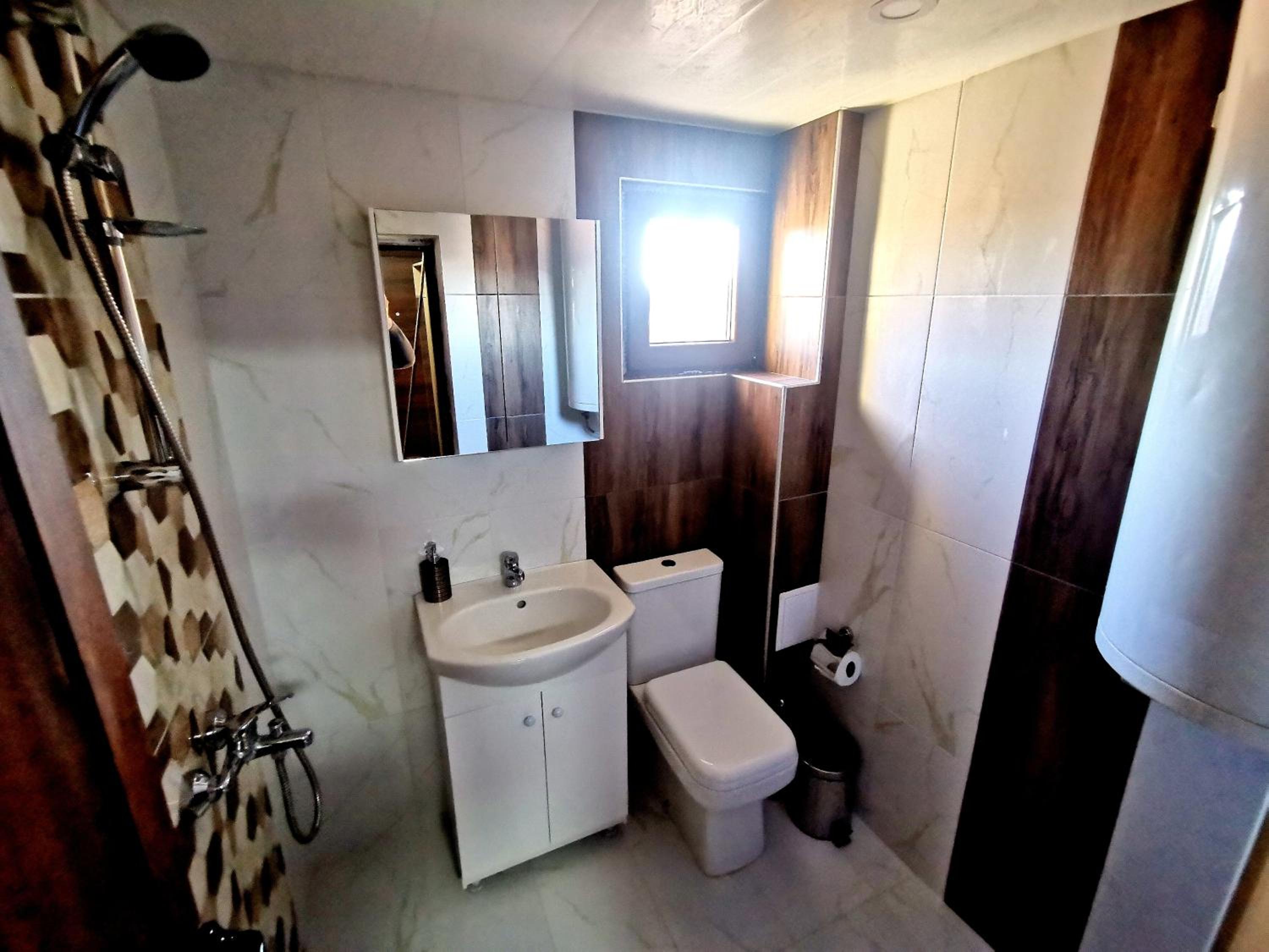 One-Bedroom Apartment - Photo 4
