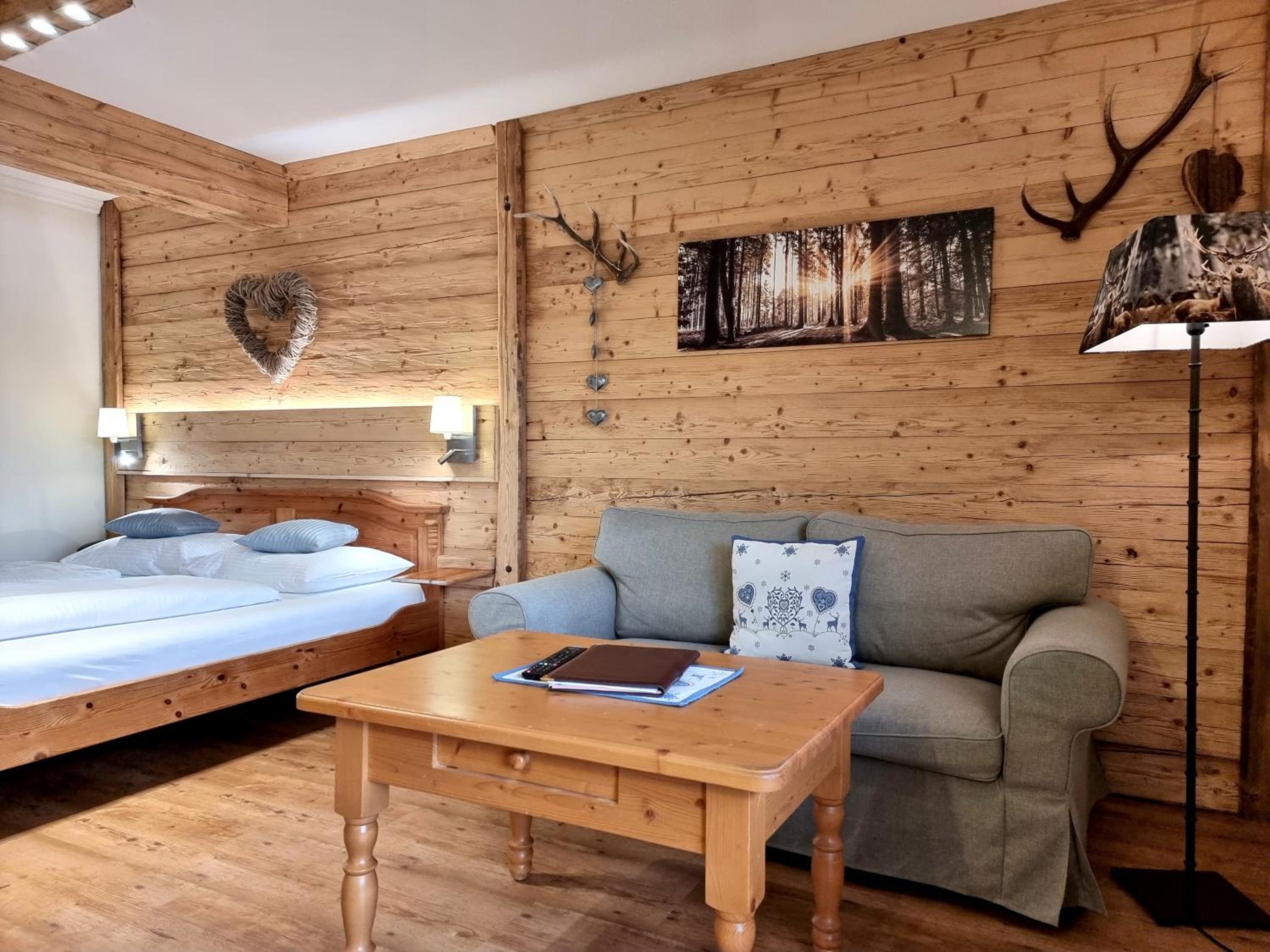 Deluxe Double Room with Balcony and Sea View photo 3