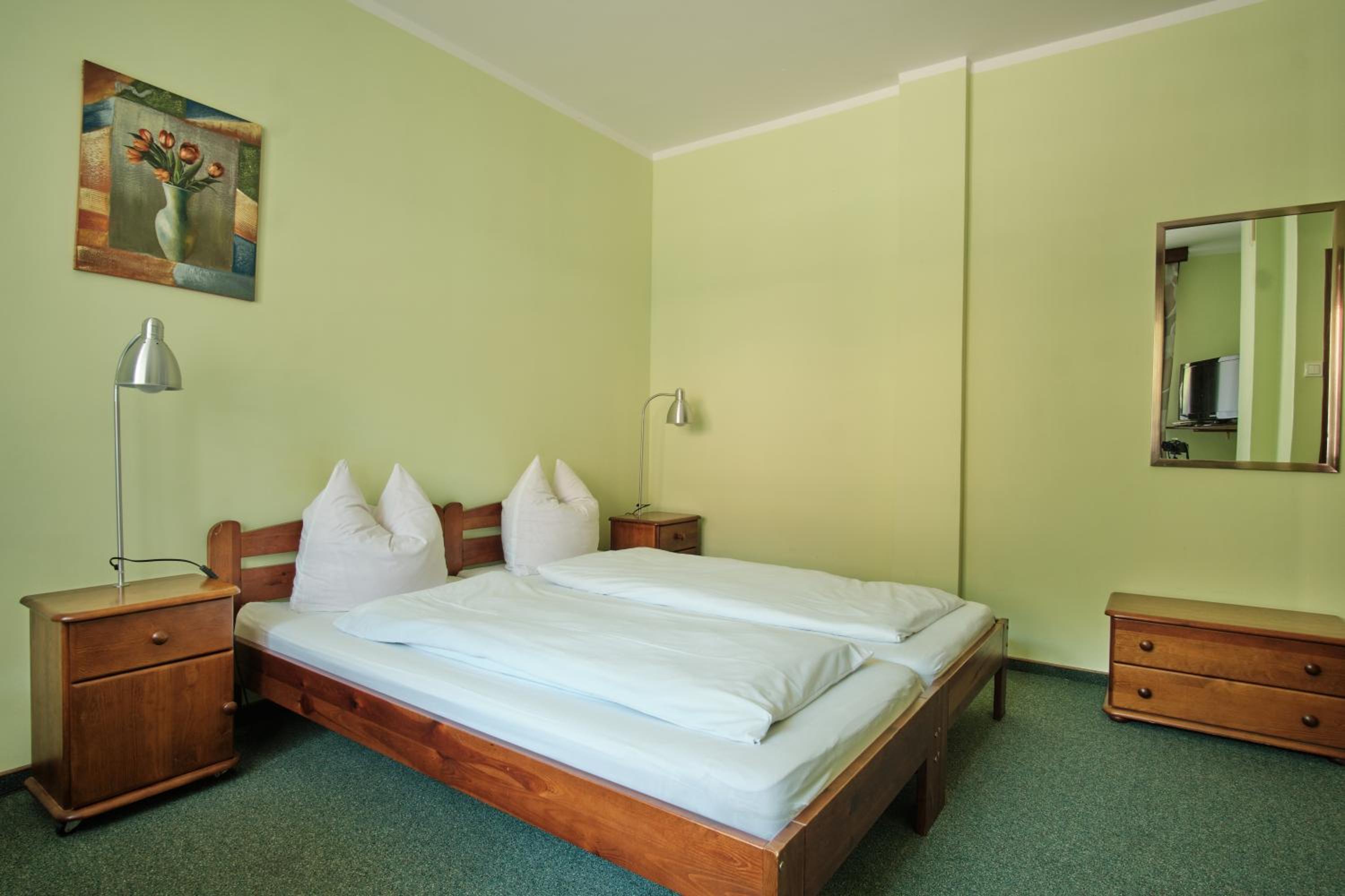 Double or Twin Room - Photo 7