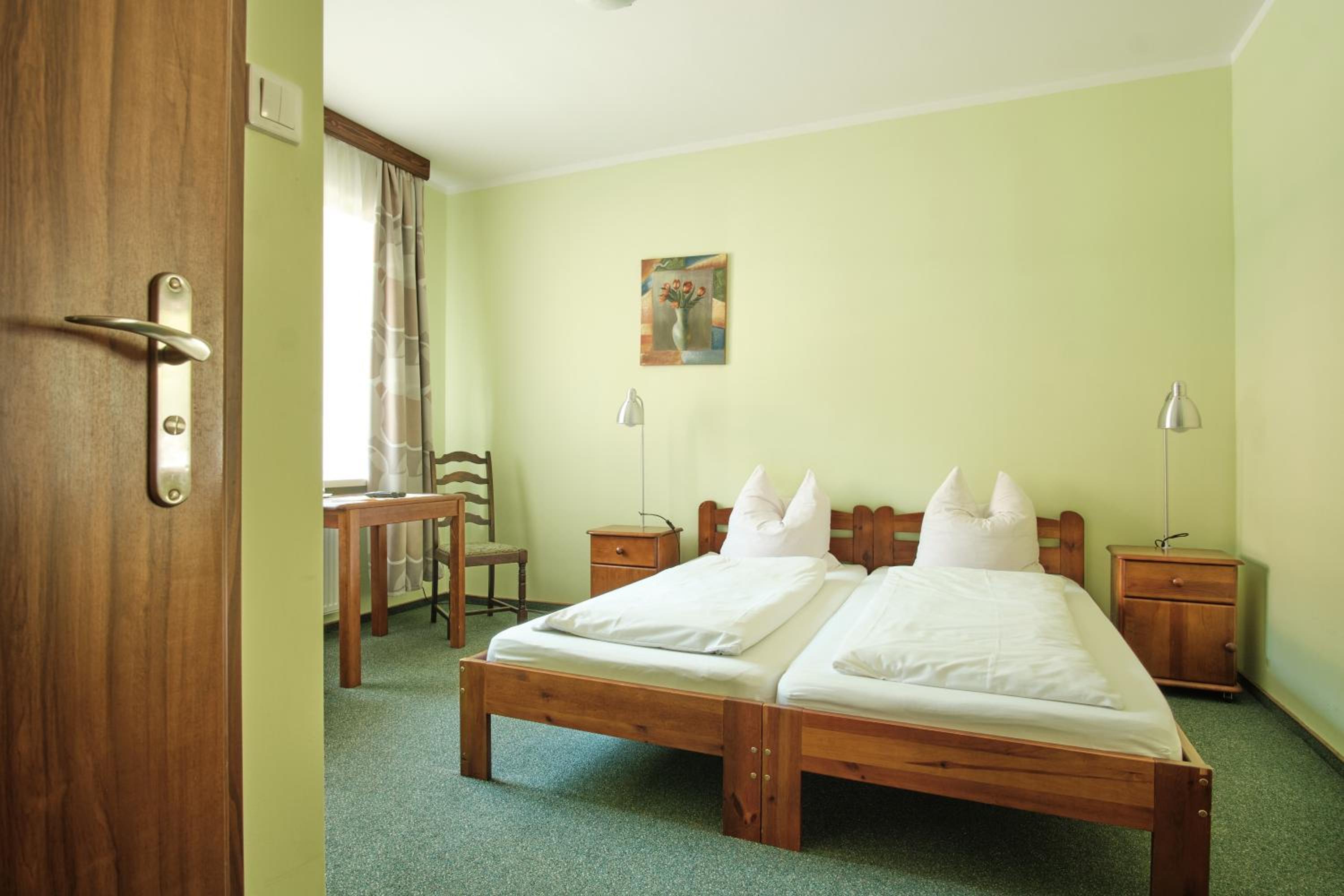 Double or Twin Room - Photo 4