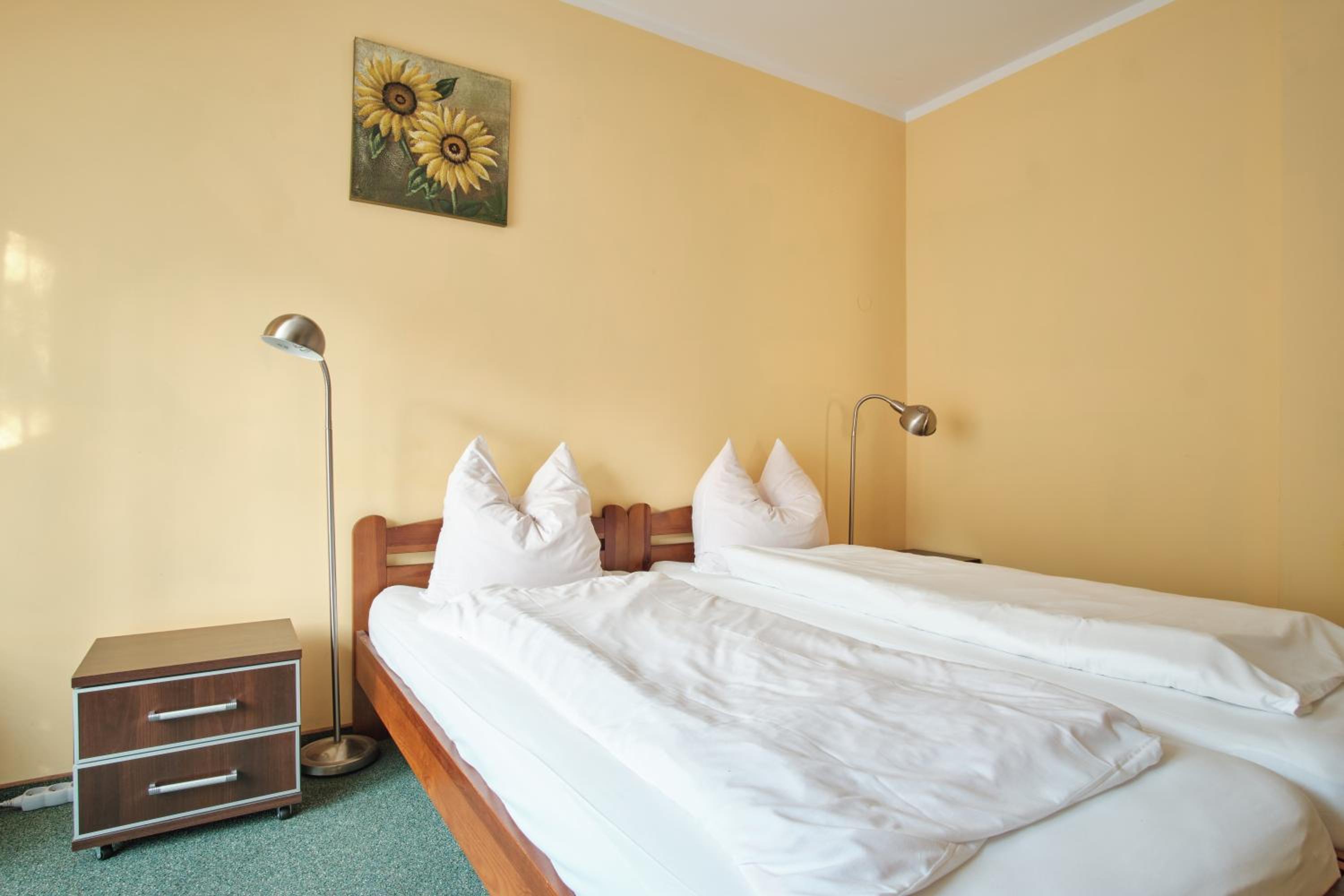 Double or Twin Room - Photo 11
