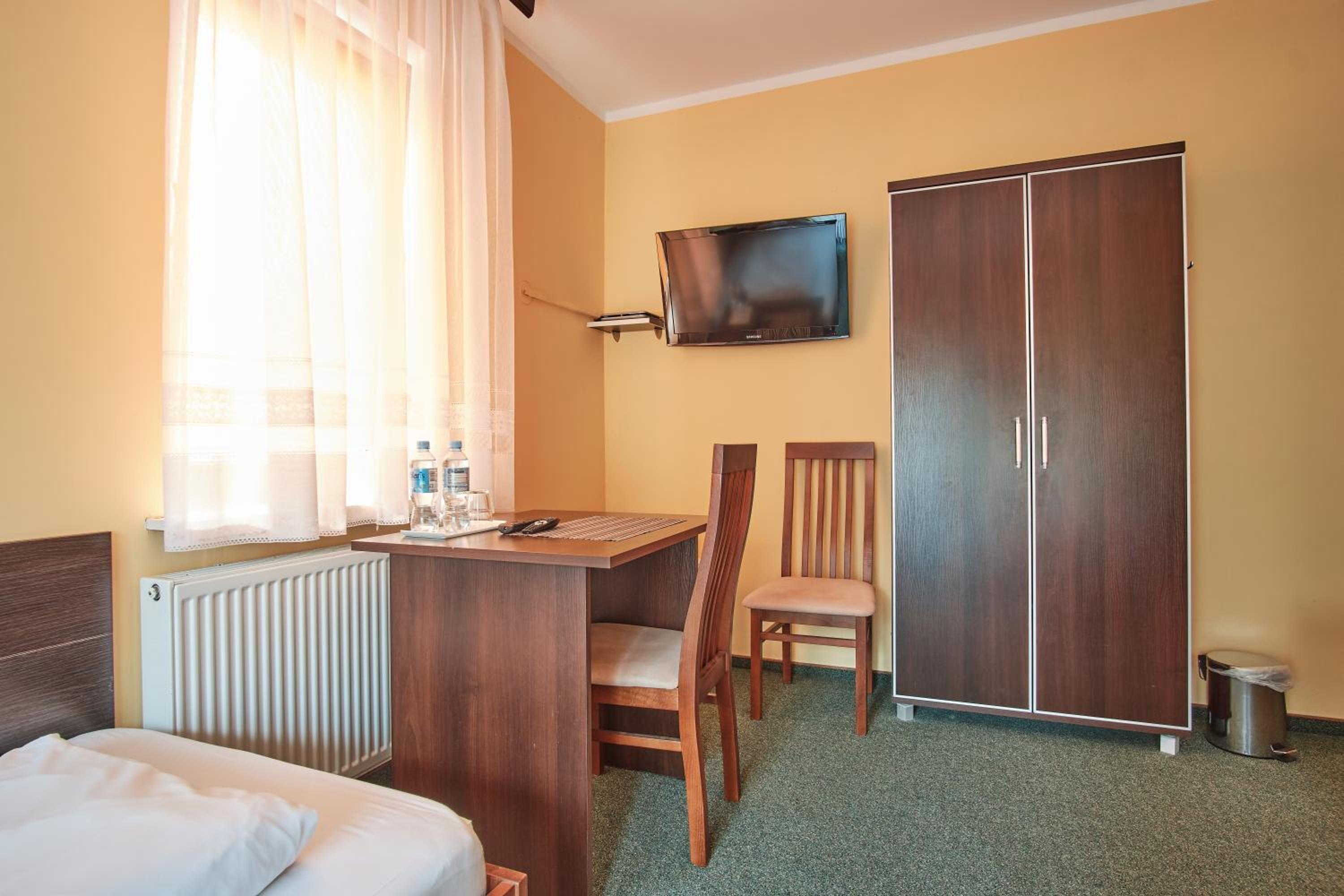 Double or Twin Room - Photo 19