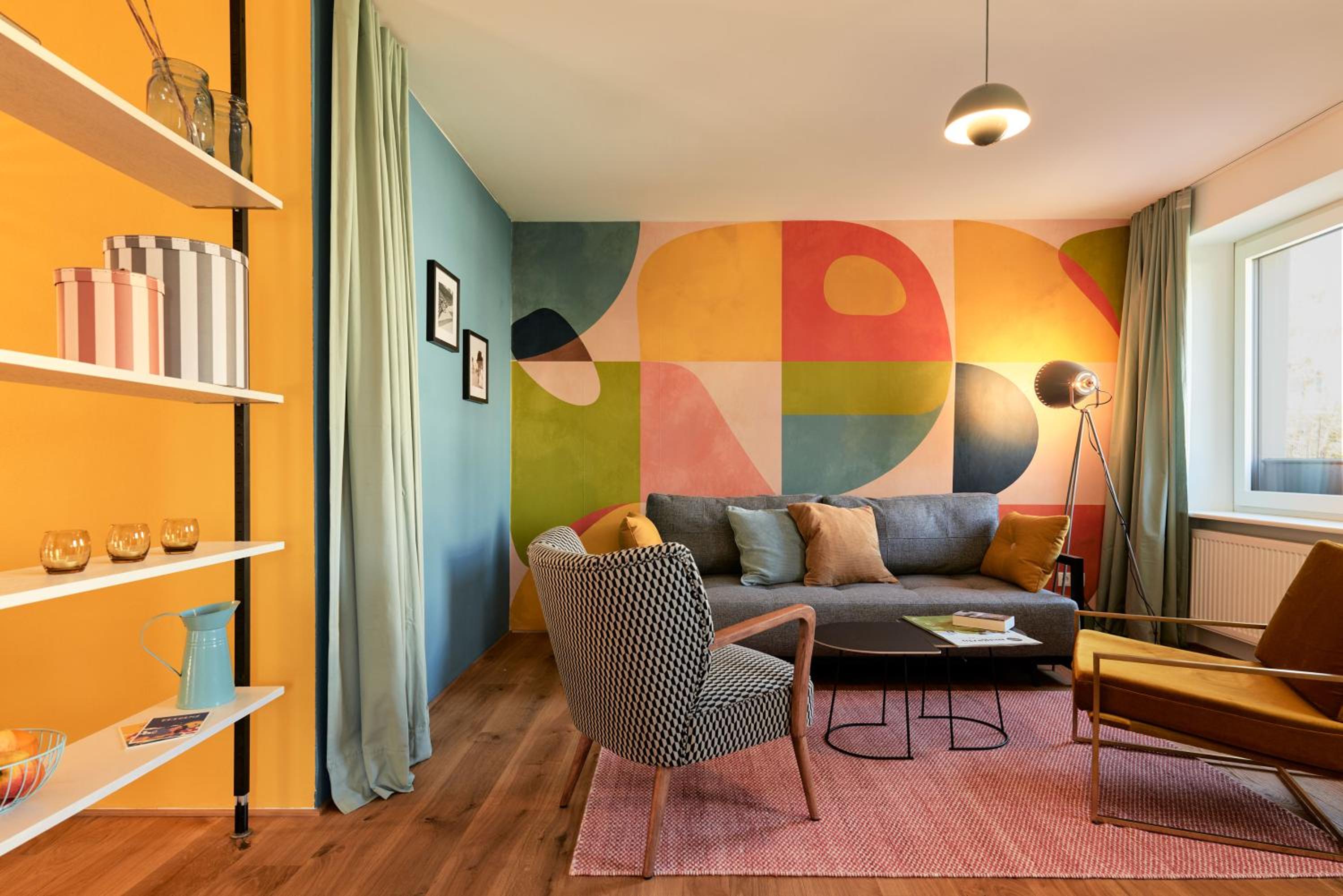 One-Bedroom Apartment photo 1