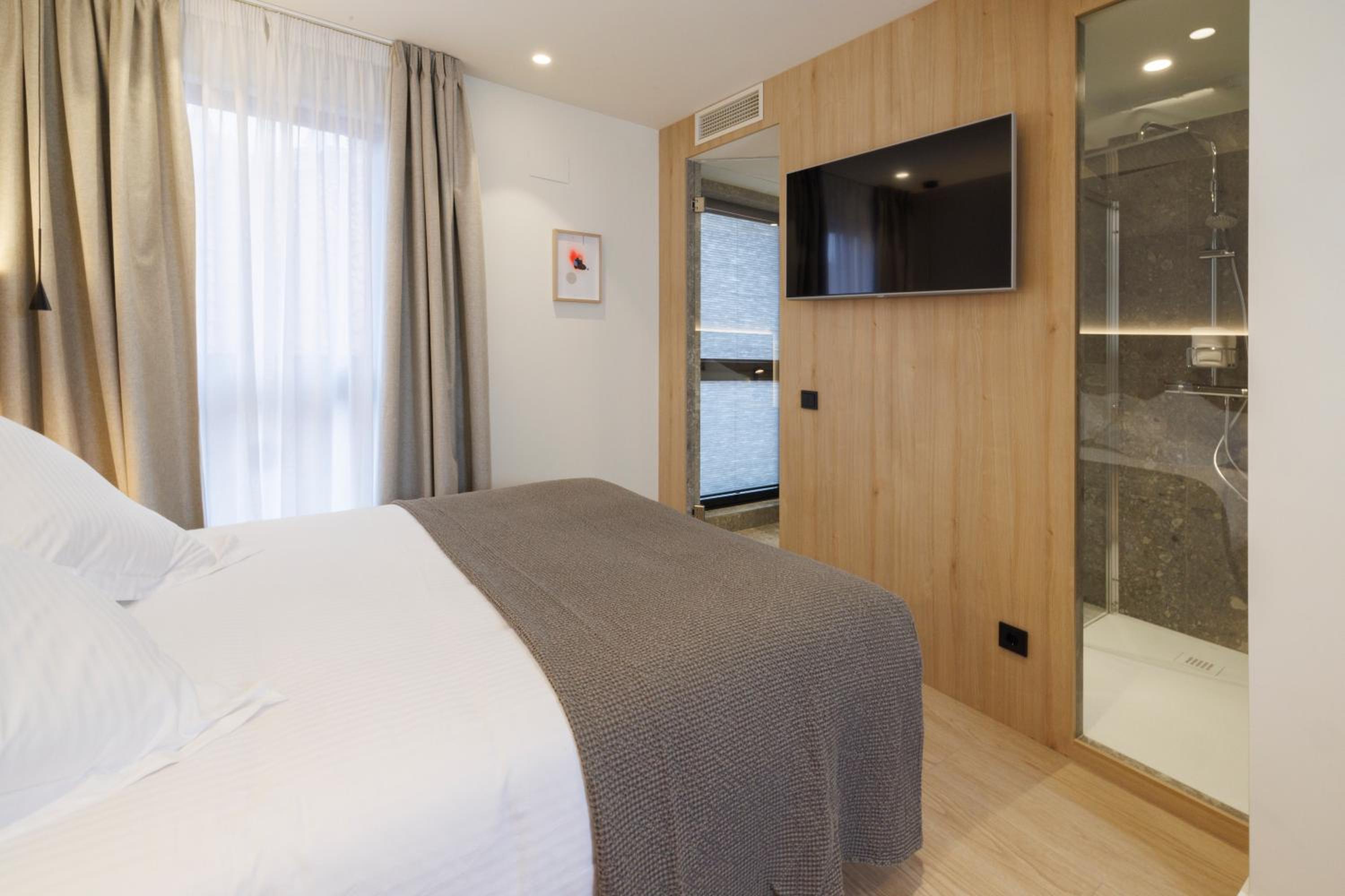 Double Room - Photo 10