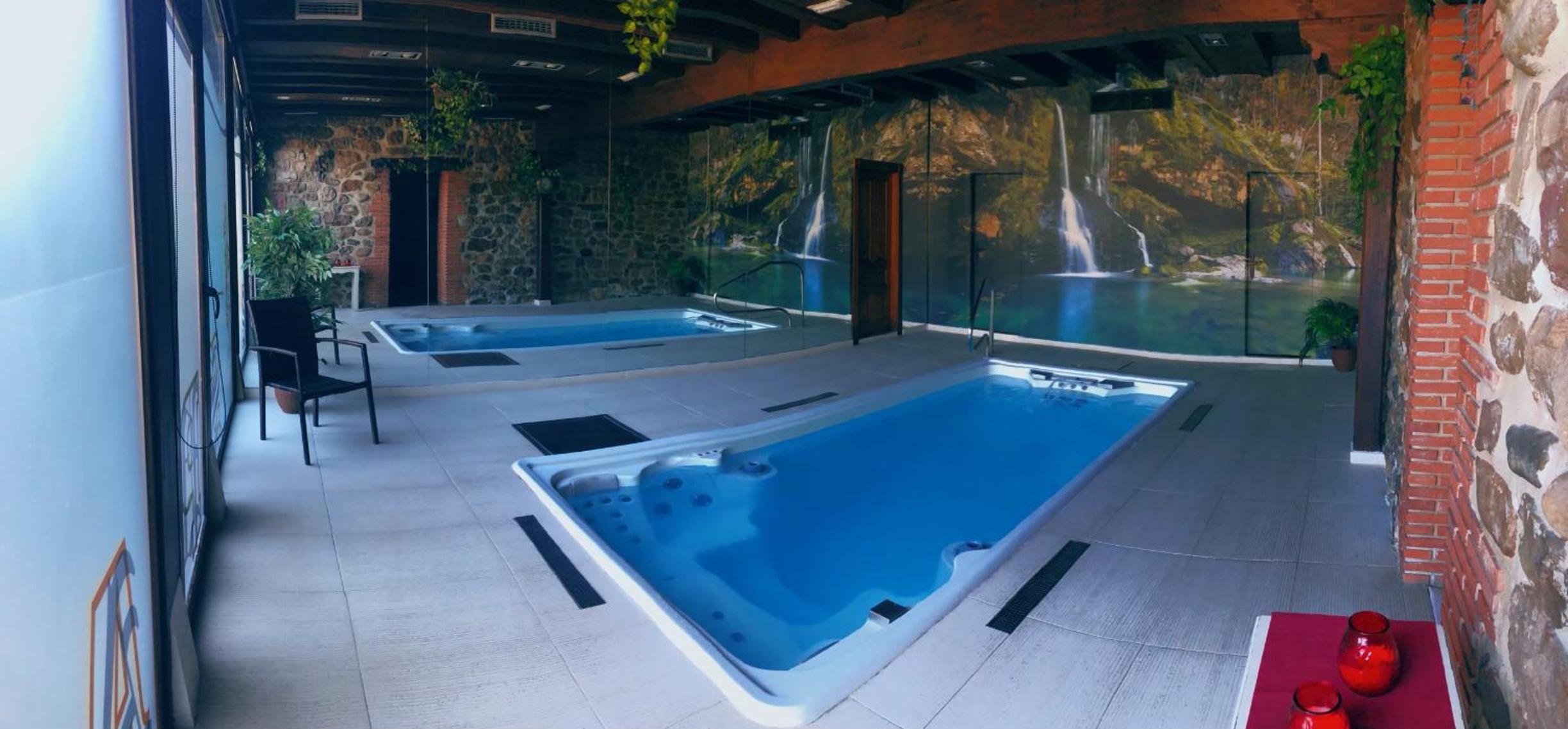 Double Room with Hydromassage Bath and Spa Access photo 3