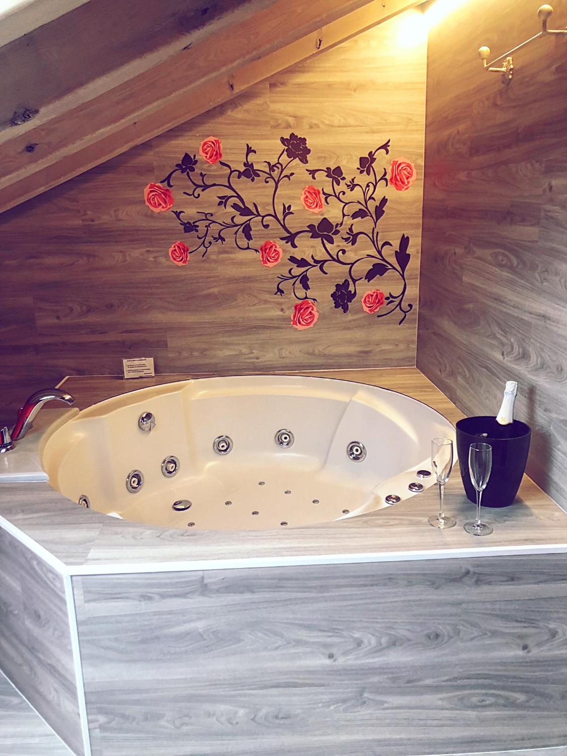 Suite con Doble Bañera de Hidromasaje