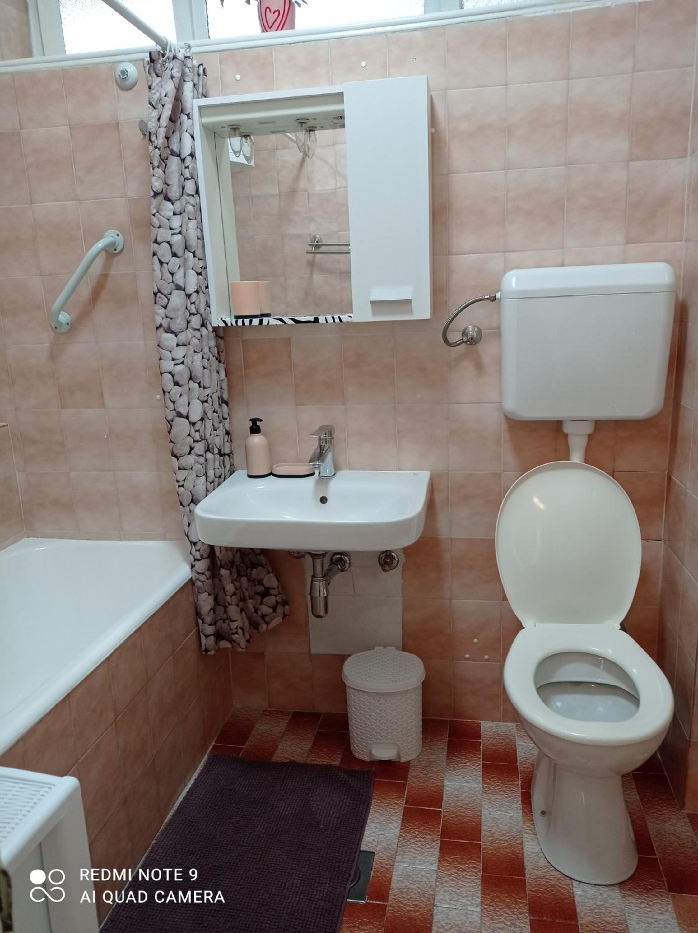 Apartment - Photo 19