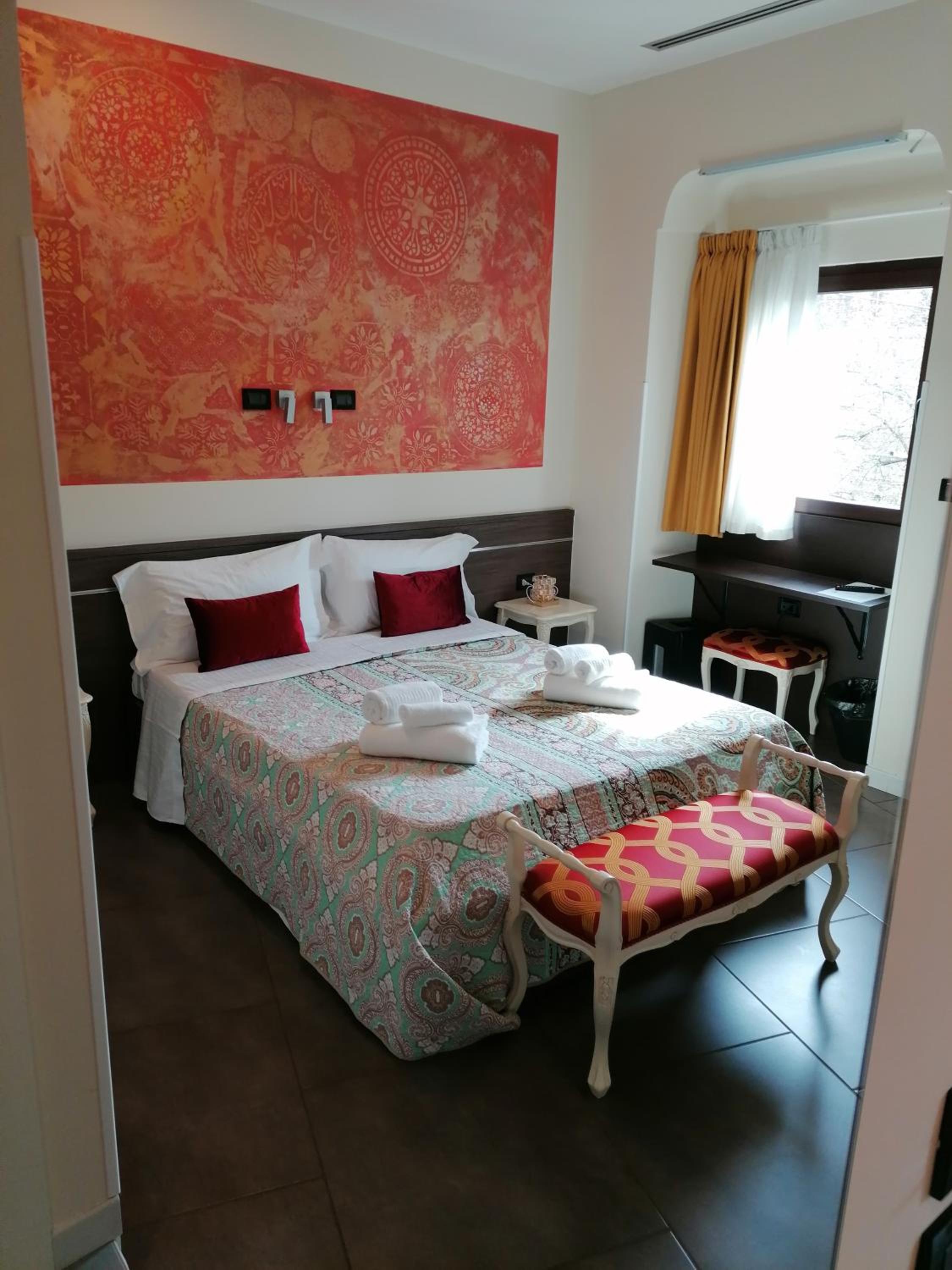 Double or Twin Room - Photo 9