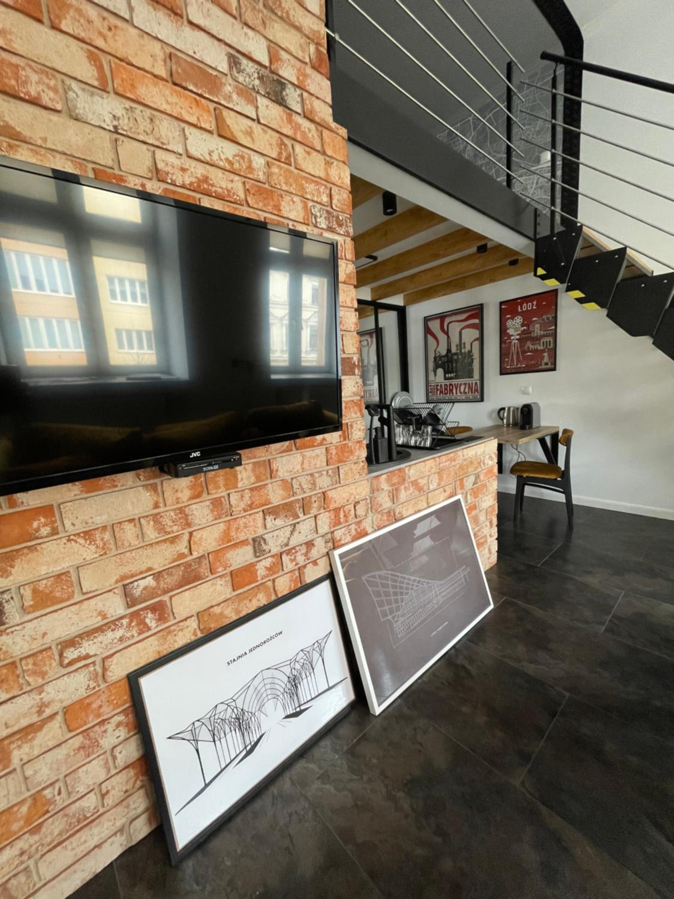 One-Bedroom Apartment - Photo 16