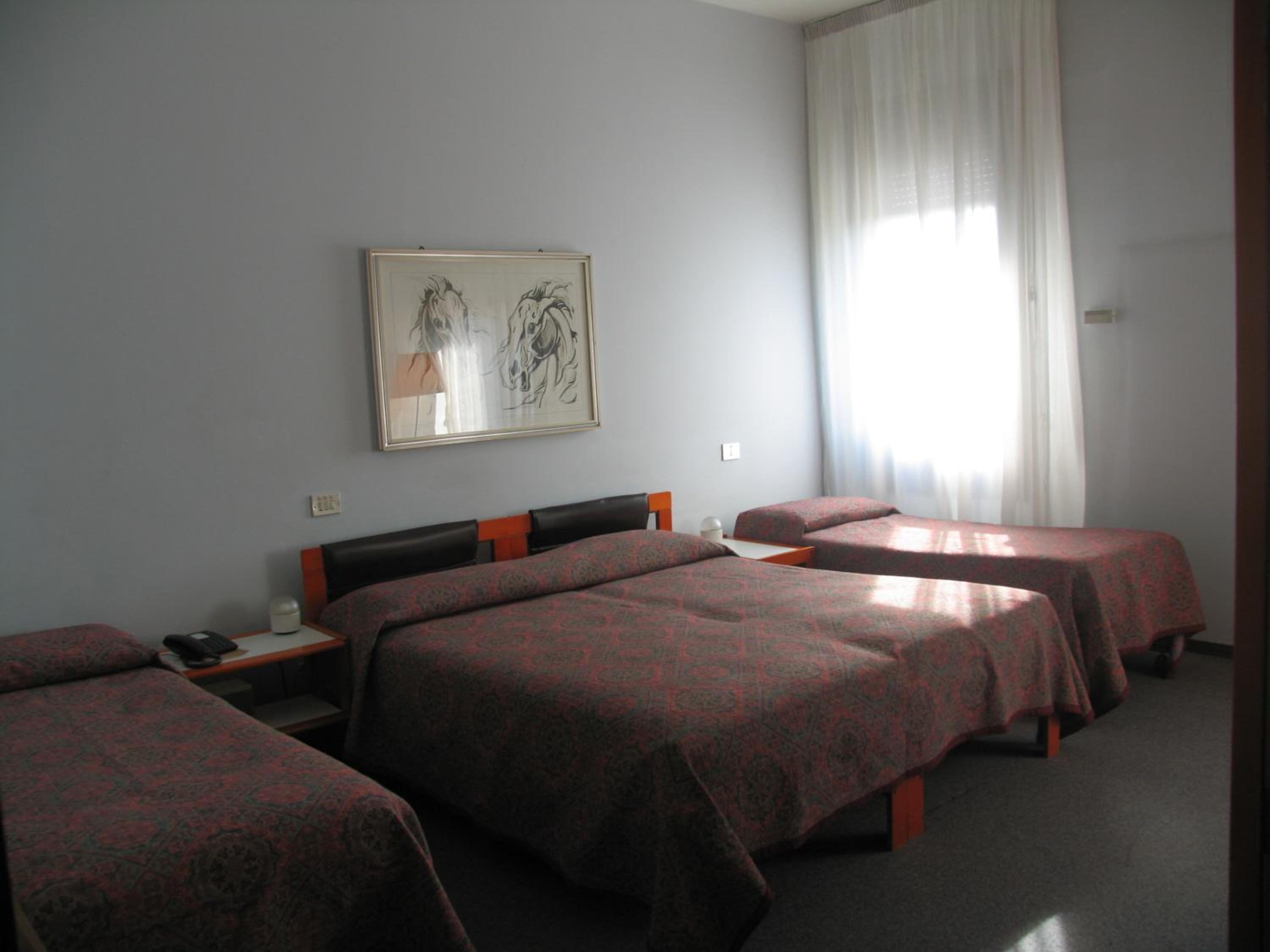 Triple Room - Photo 6