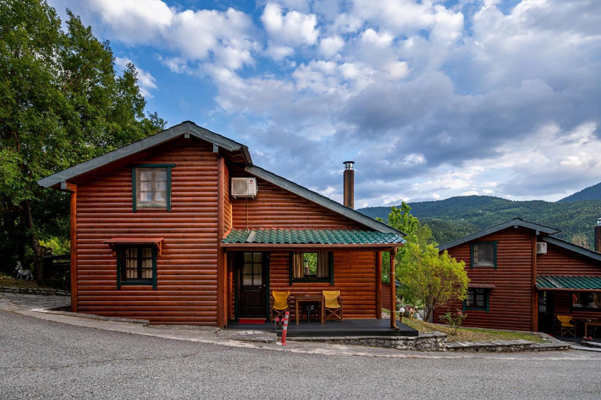 Chalet with Fireplace (4 Adults) - Split Level photo 3