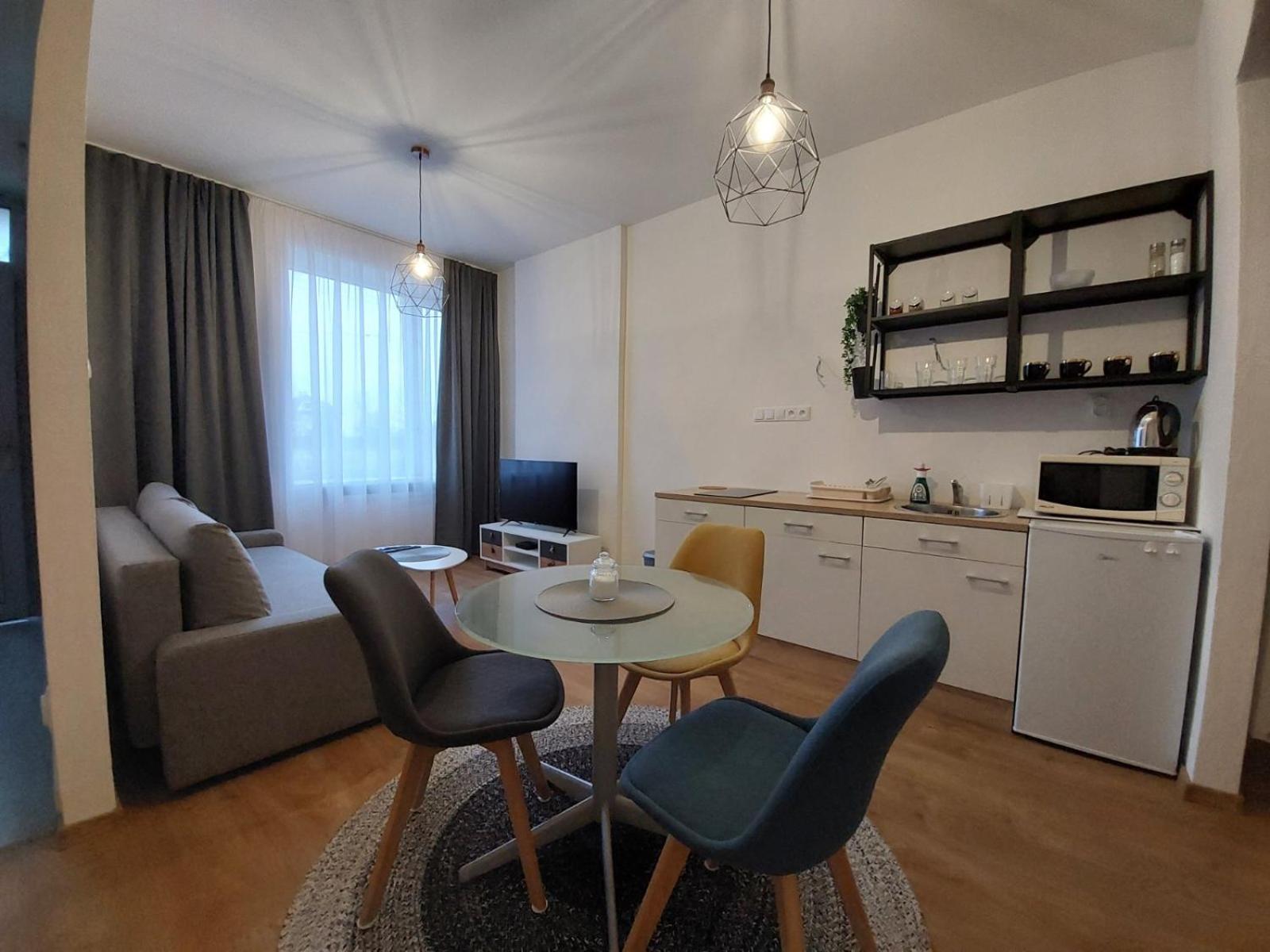 One-Bedroom Apartment photo 1