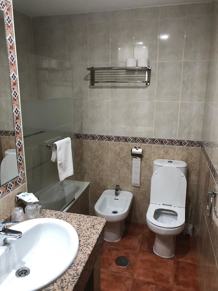 Double Room, 1 Queen Bed photo 3
