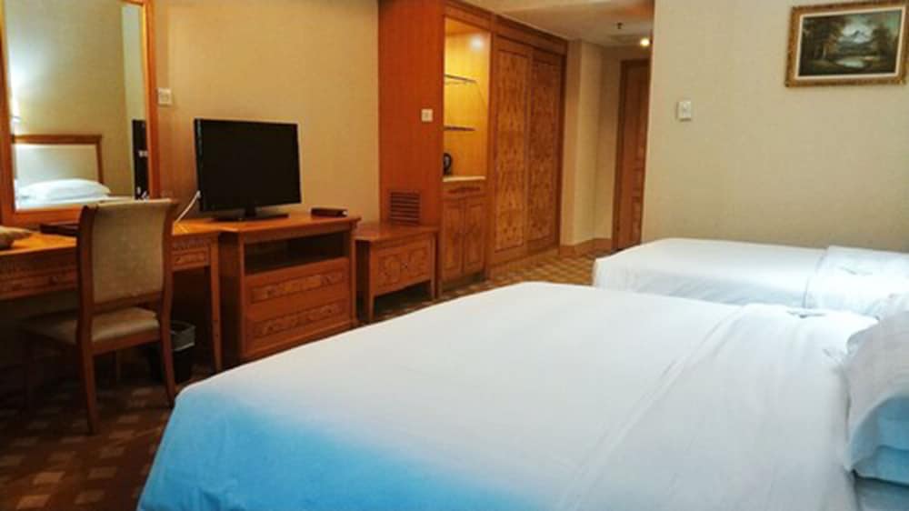 Room (Parent) photo 1
