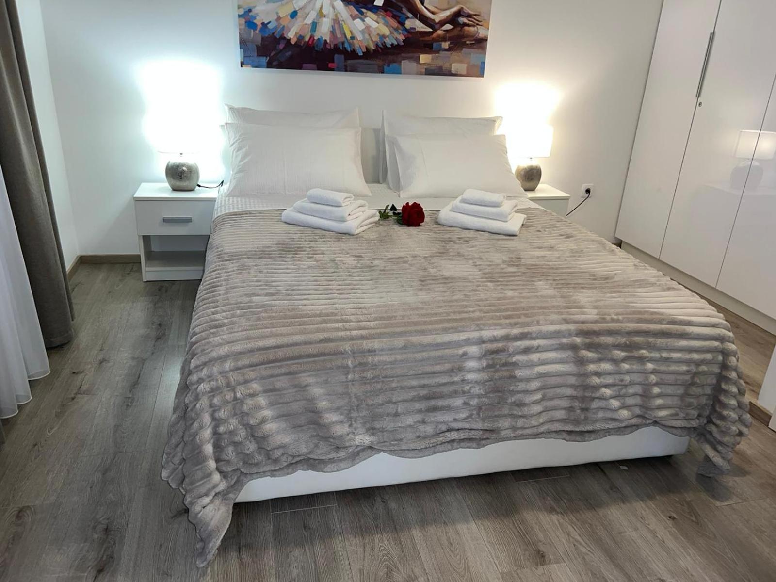 Double Room - Photo 24