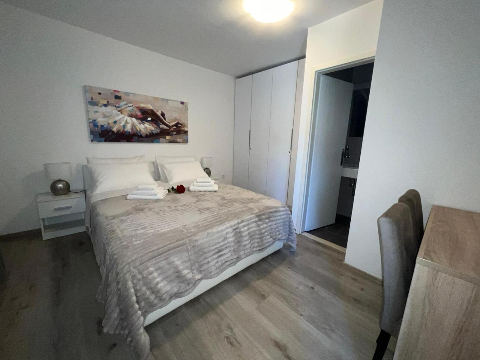 Double Room - Photo 27