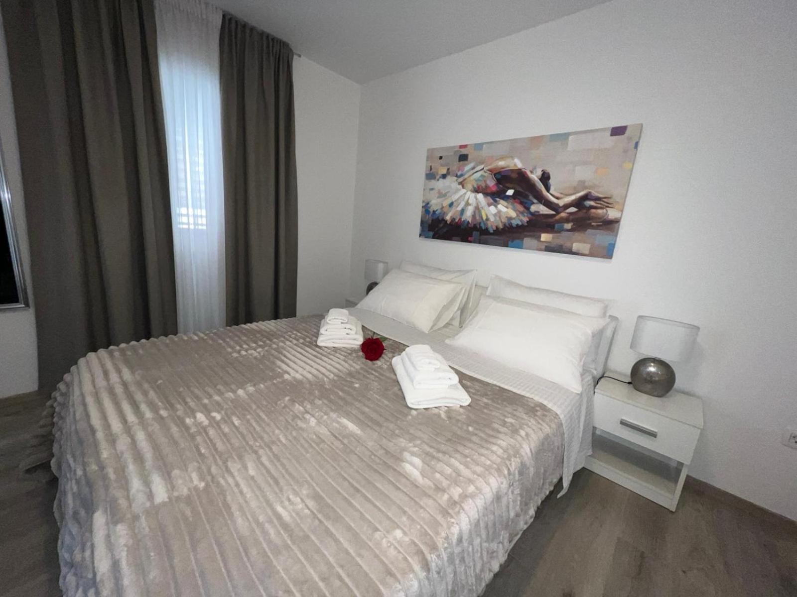 Double Room - Photo 12