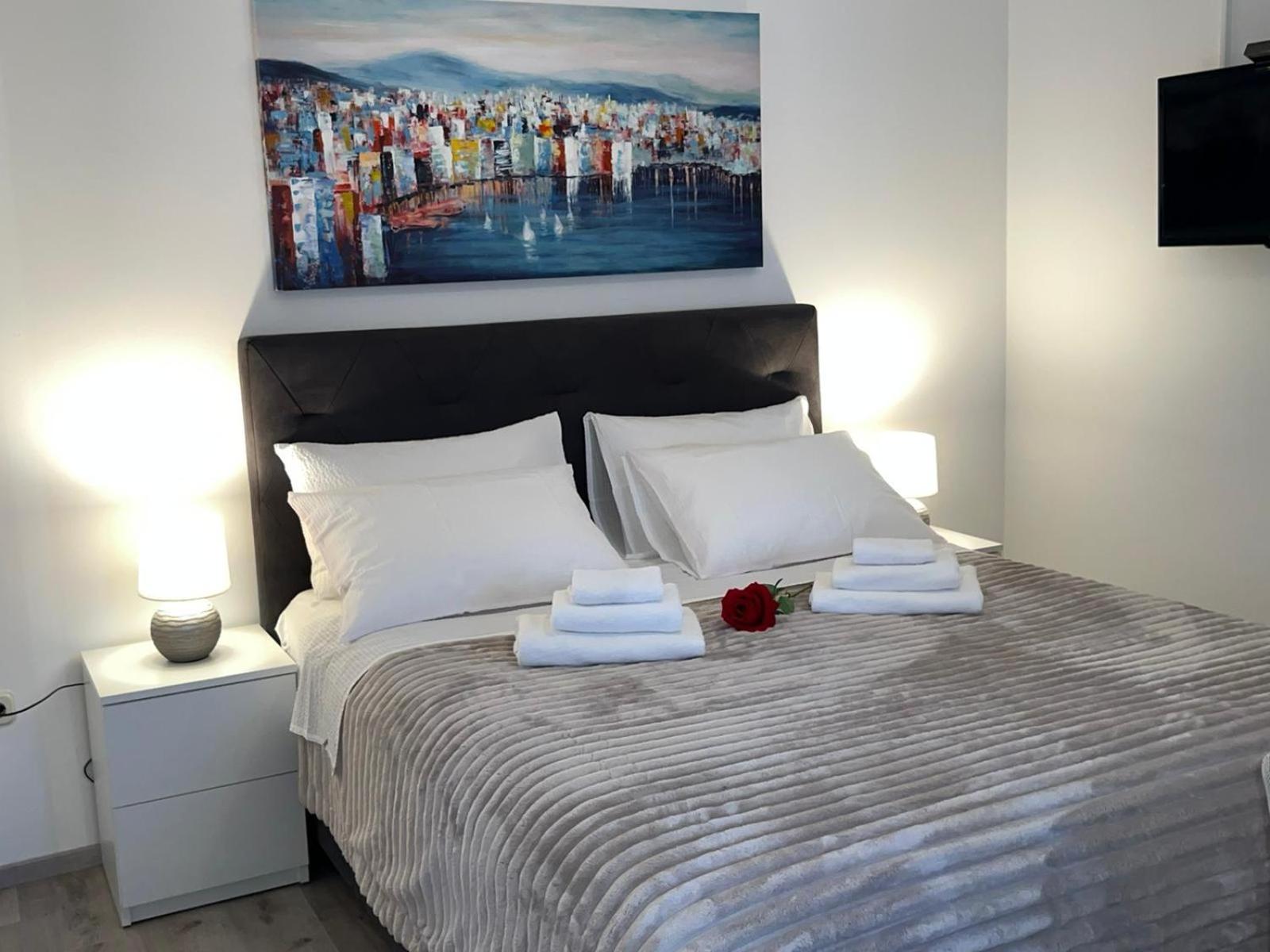 Deluxe Double Room - Photo 14
