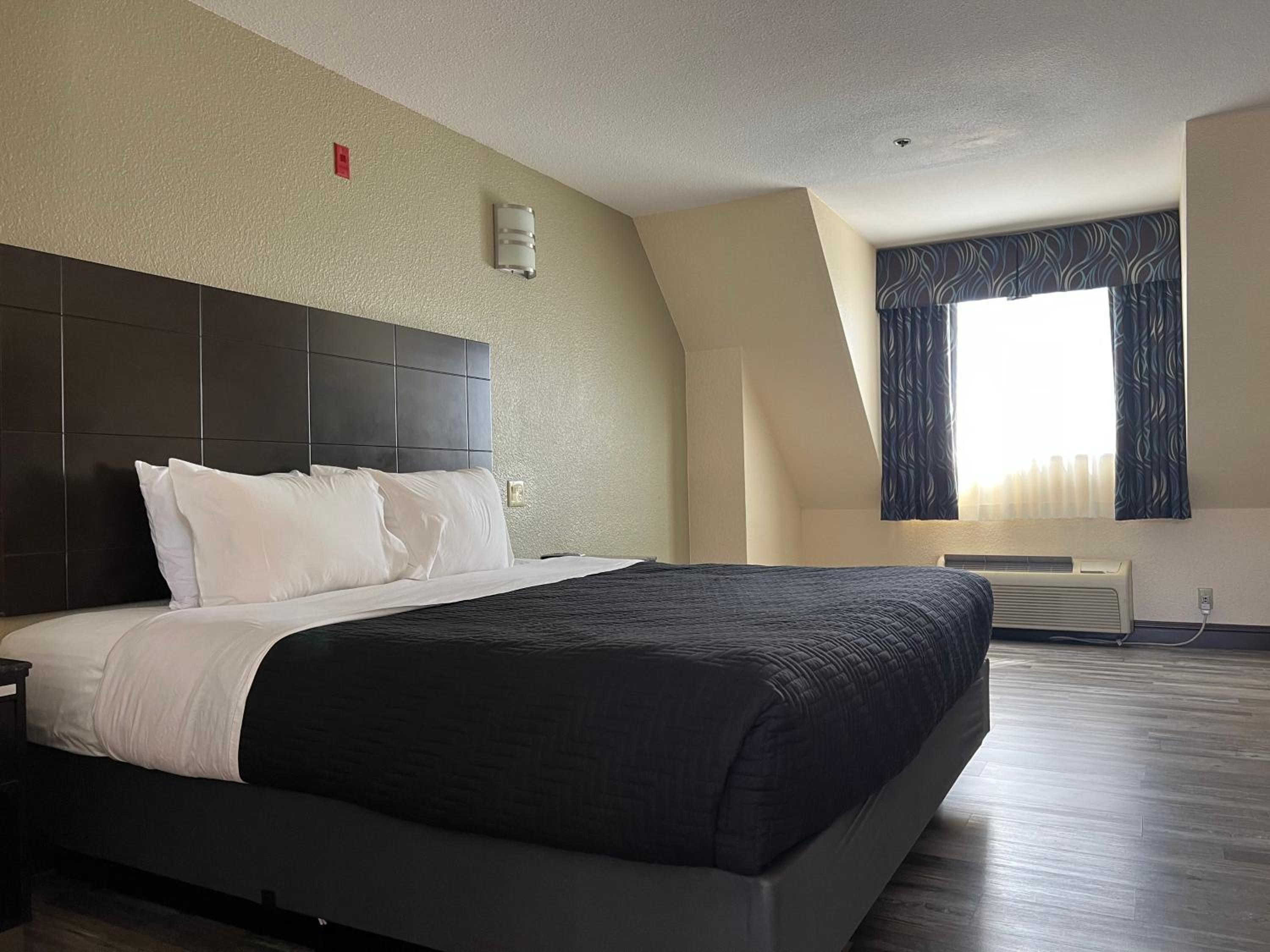 King Room with Mountain View - Photo 3