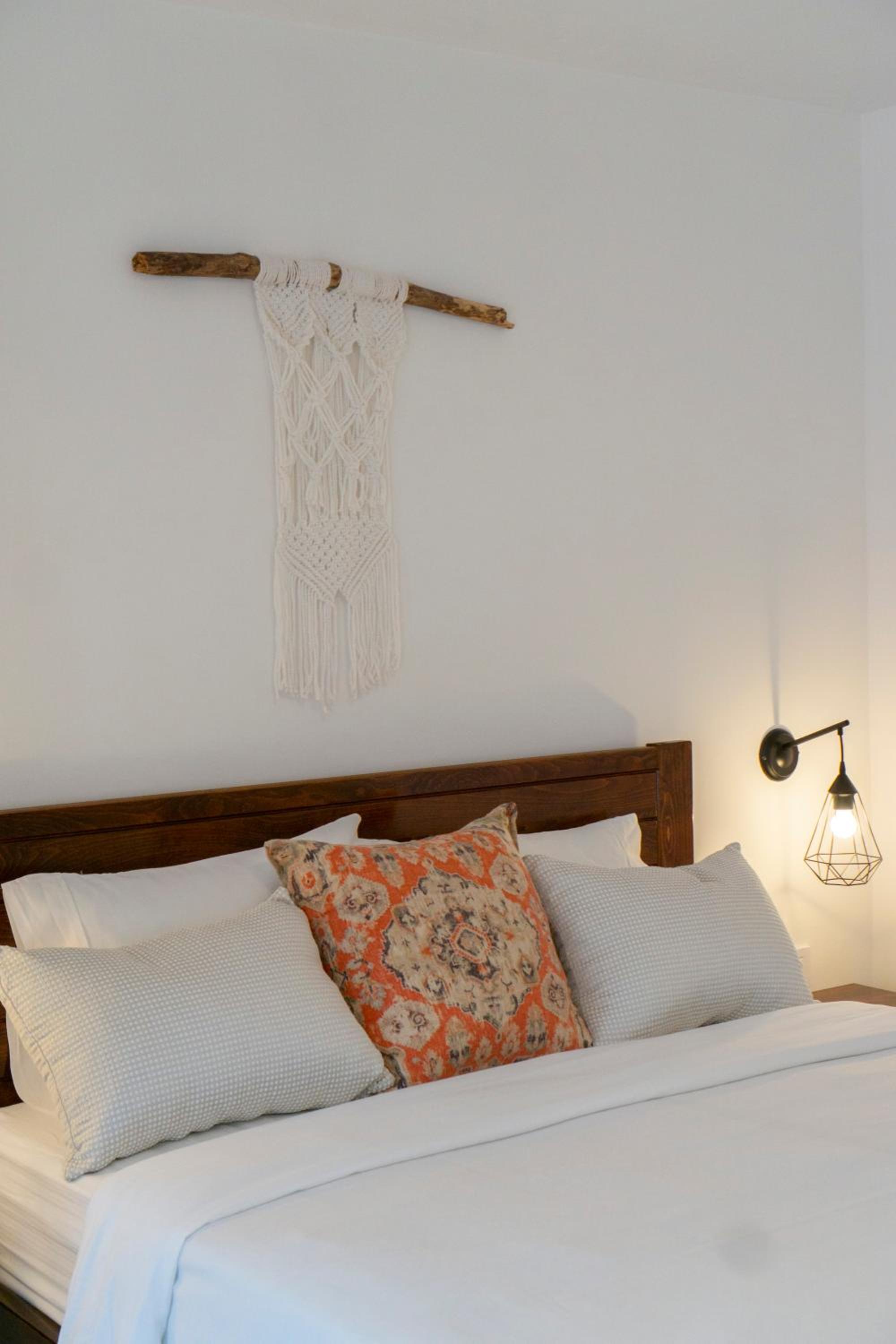 Deluxe Queen Room - Photo 7