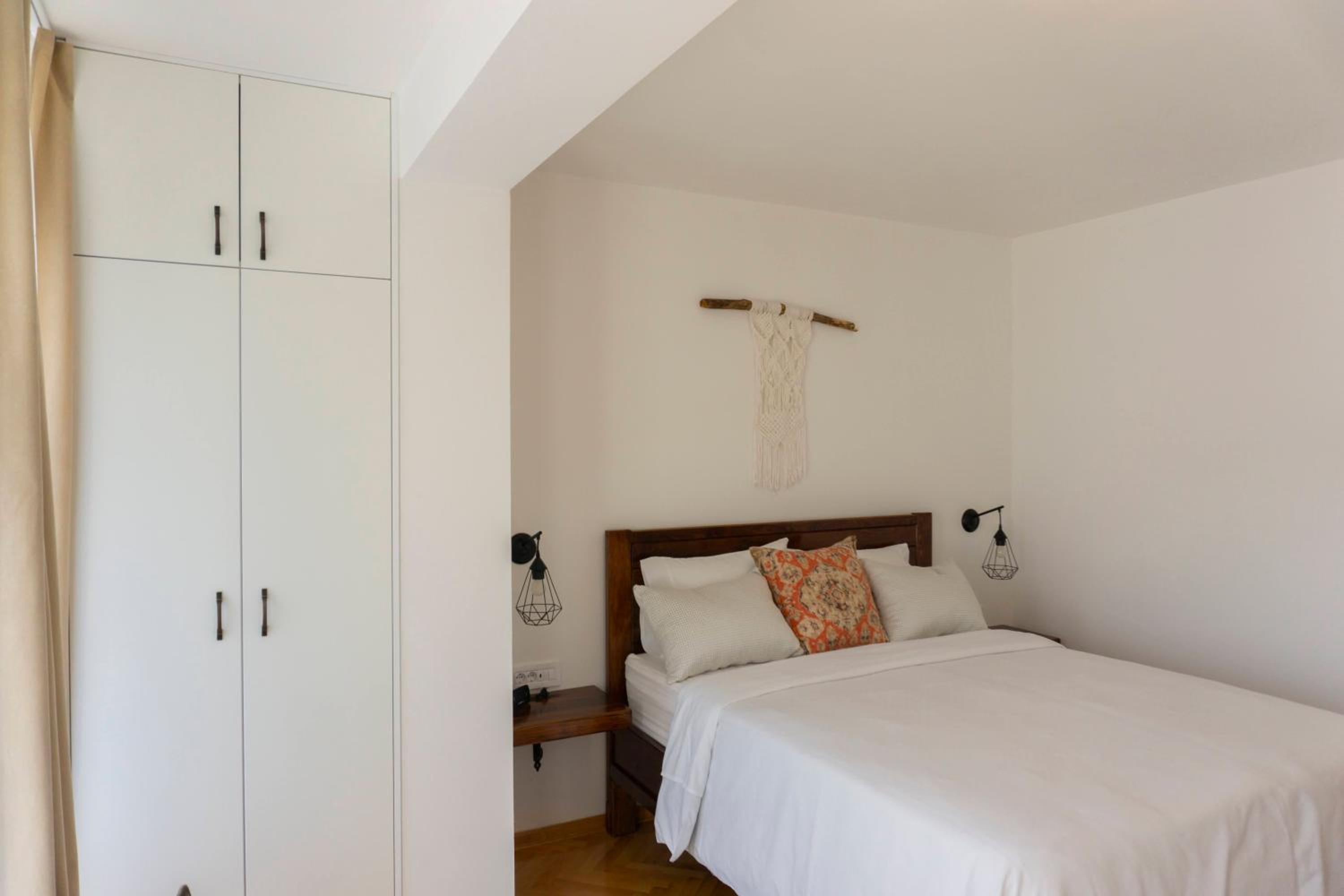 Deluxe Queen Room - Photo 6