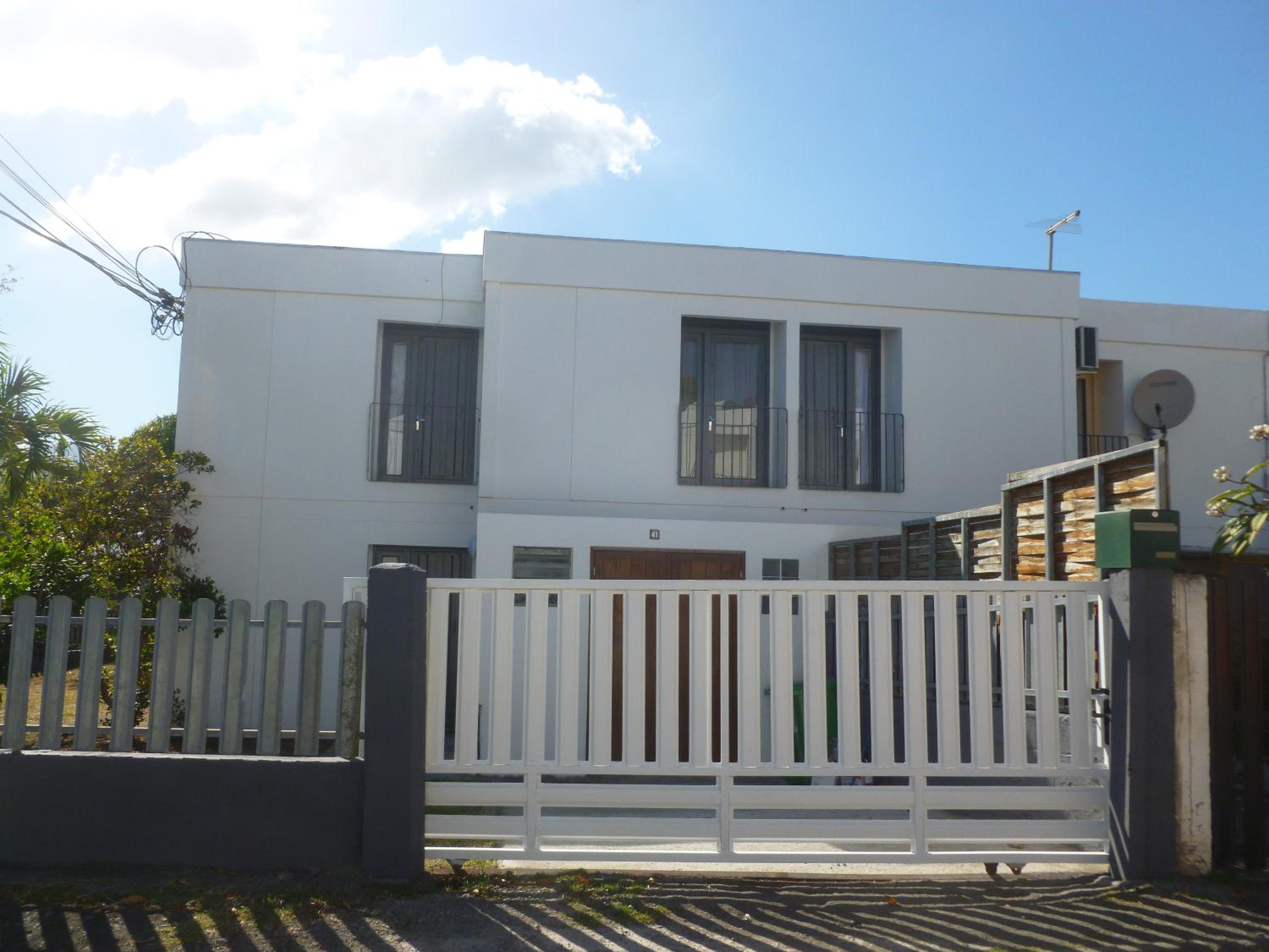 Three-Bedroom House photo 1