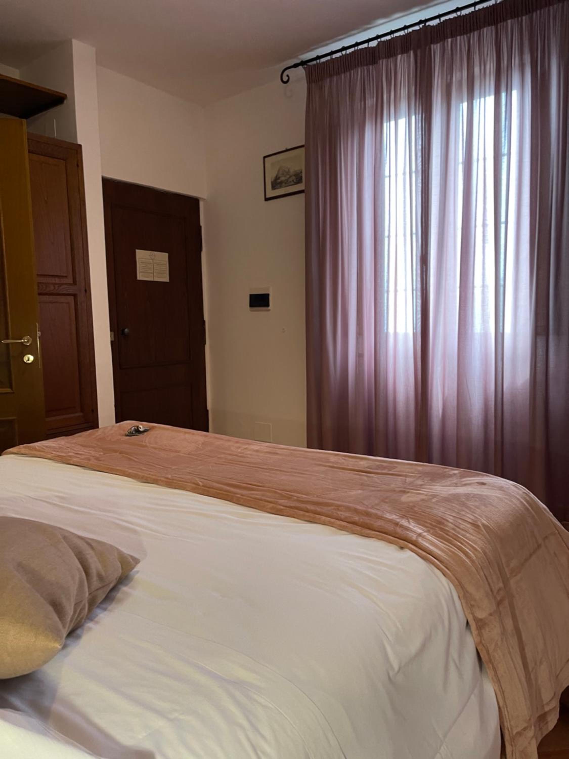Double or Twin Room with Terrace - Photo 11