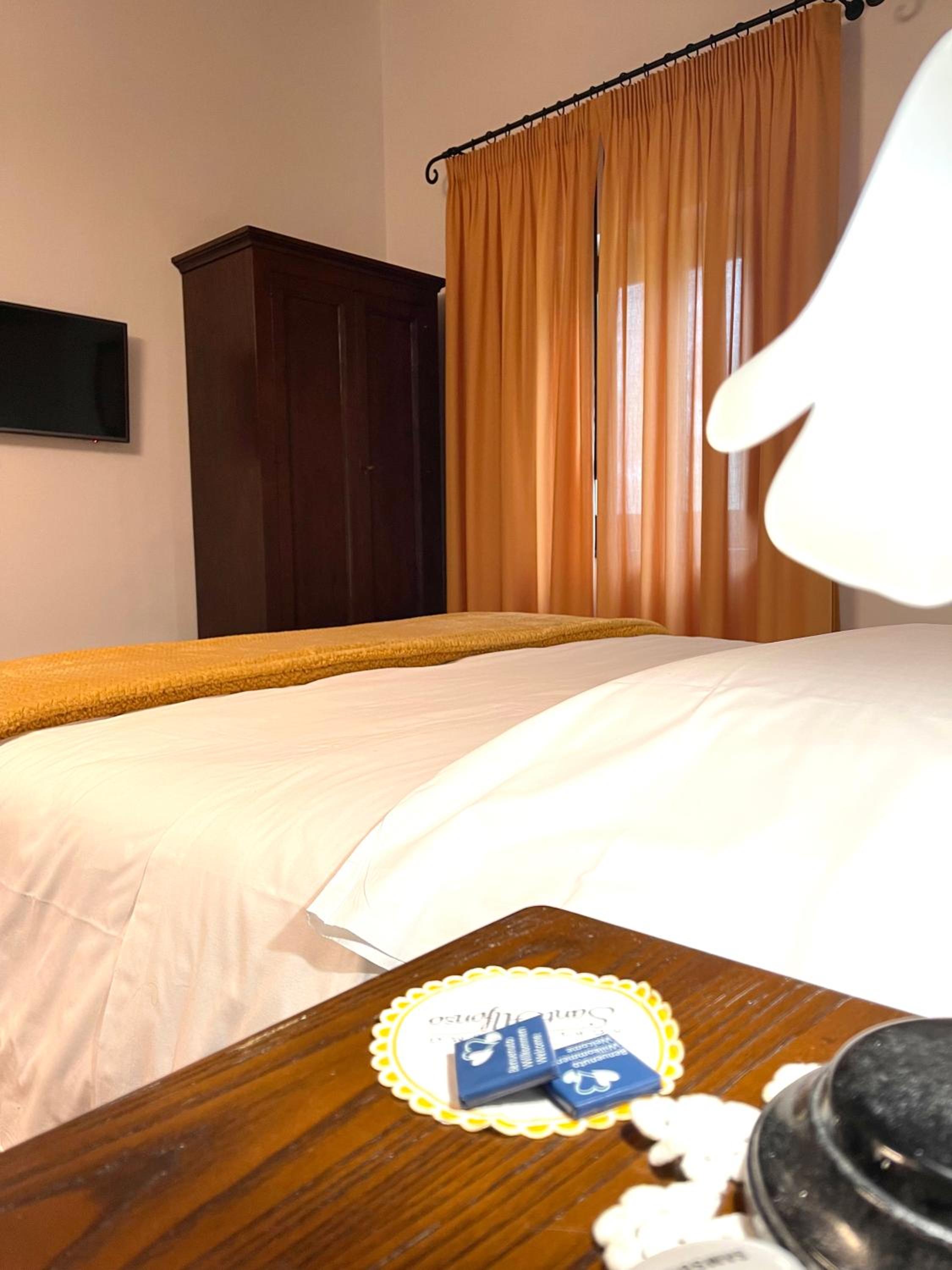 Double or Twin Room with Garden View - Photo 5