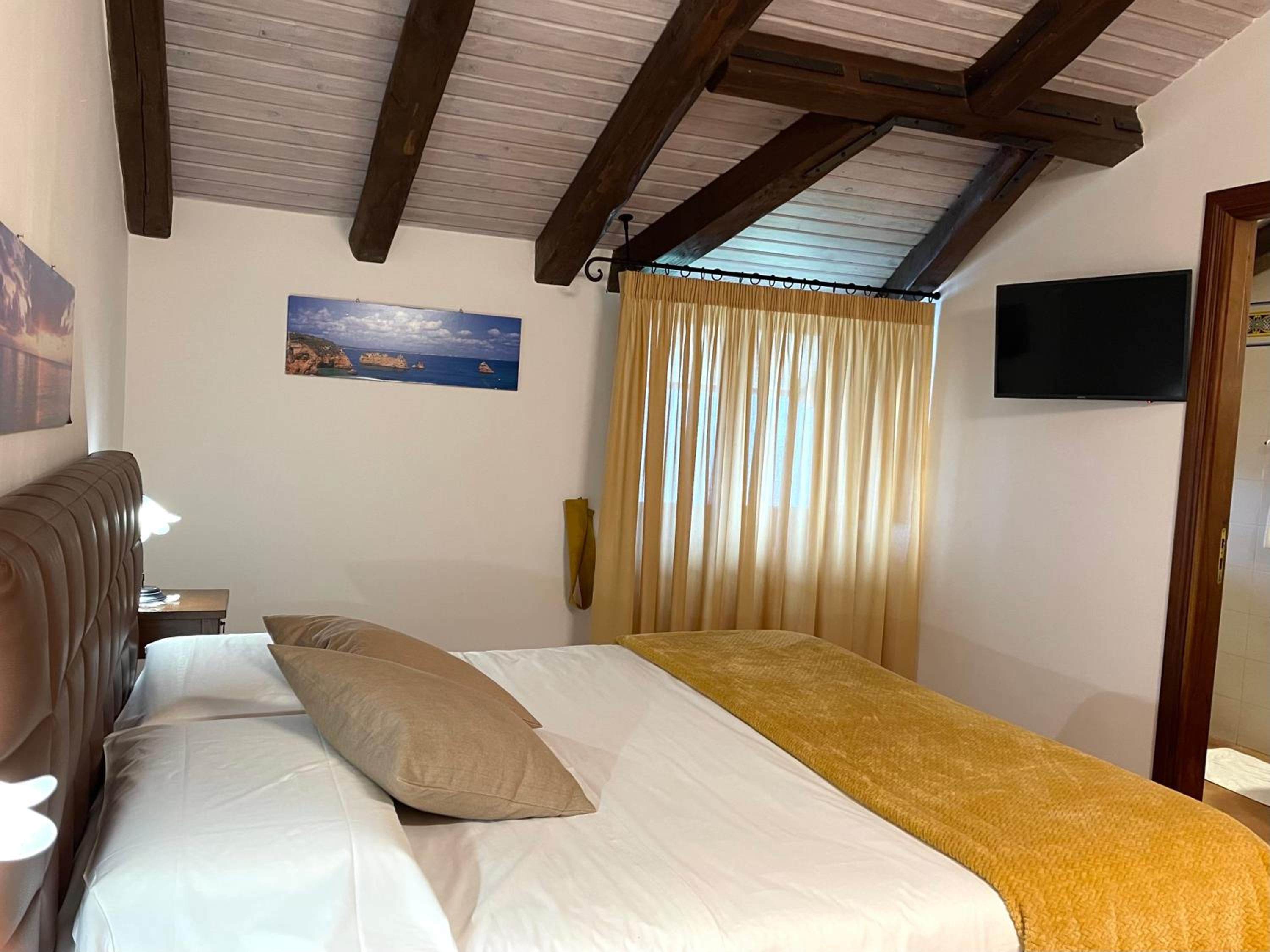 Comfort Triple Room - Photo 16