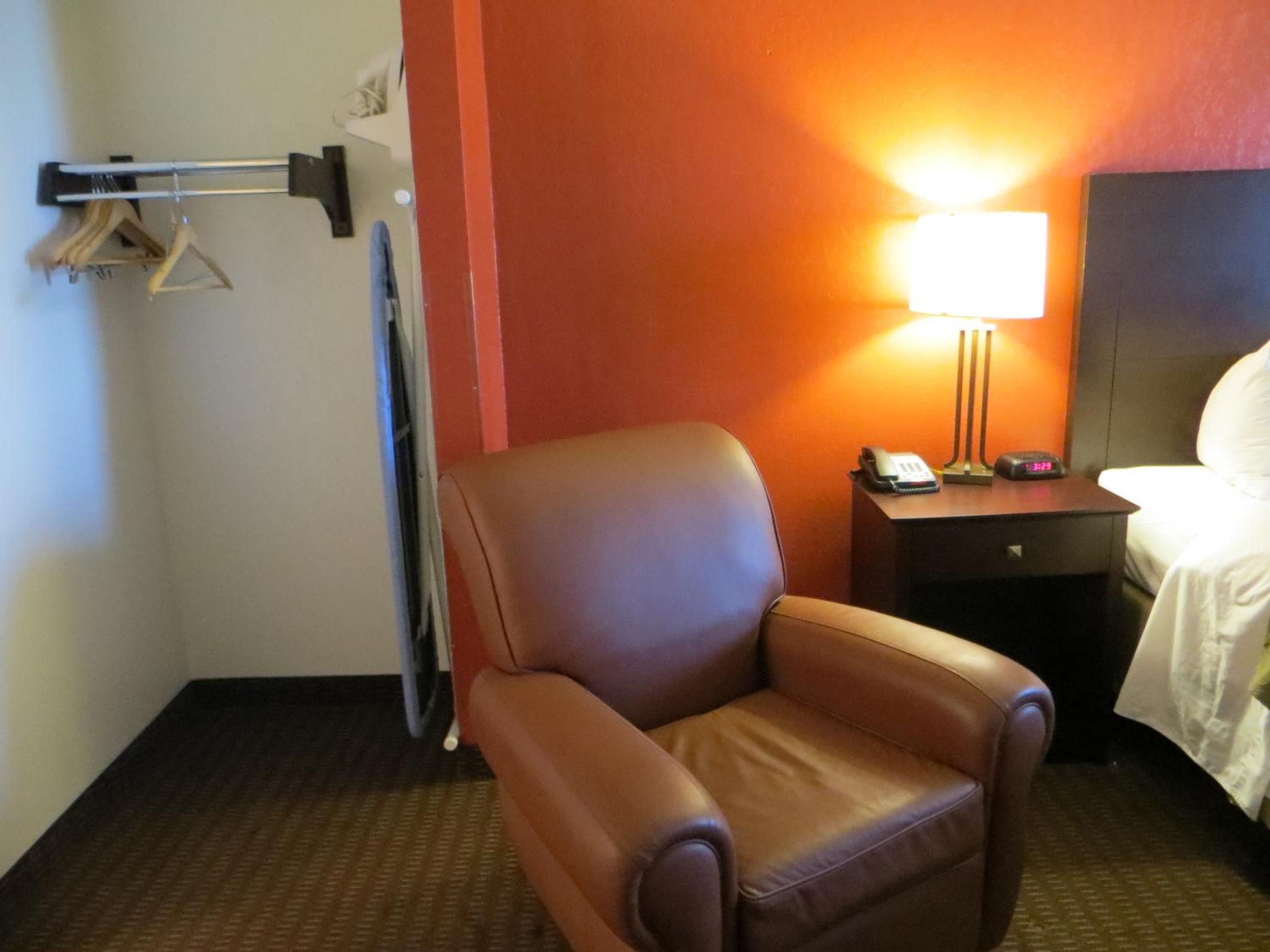 Queen Room - Accessible - Non-Smoking photo 1
