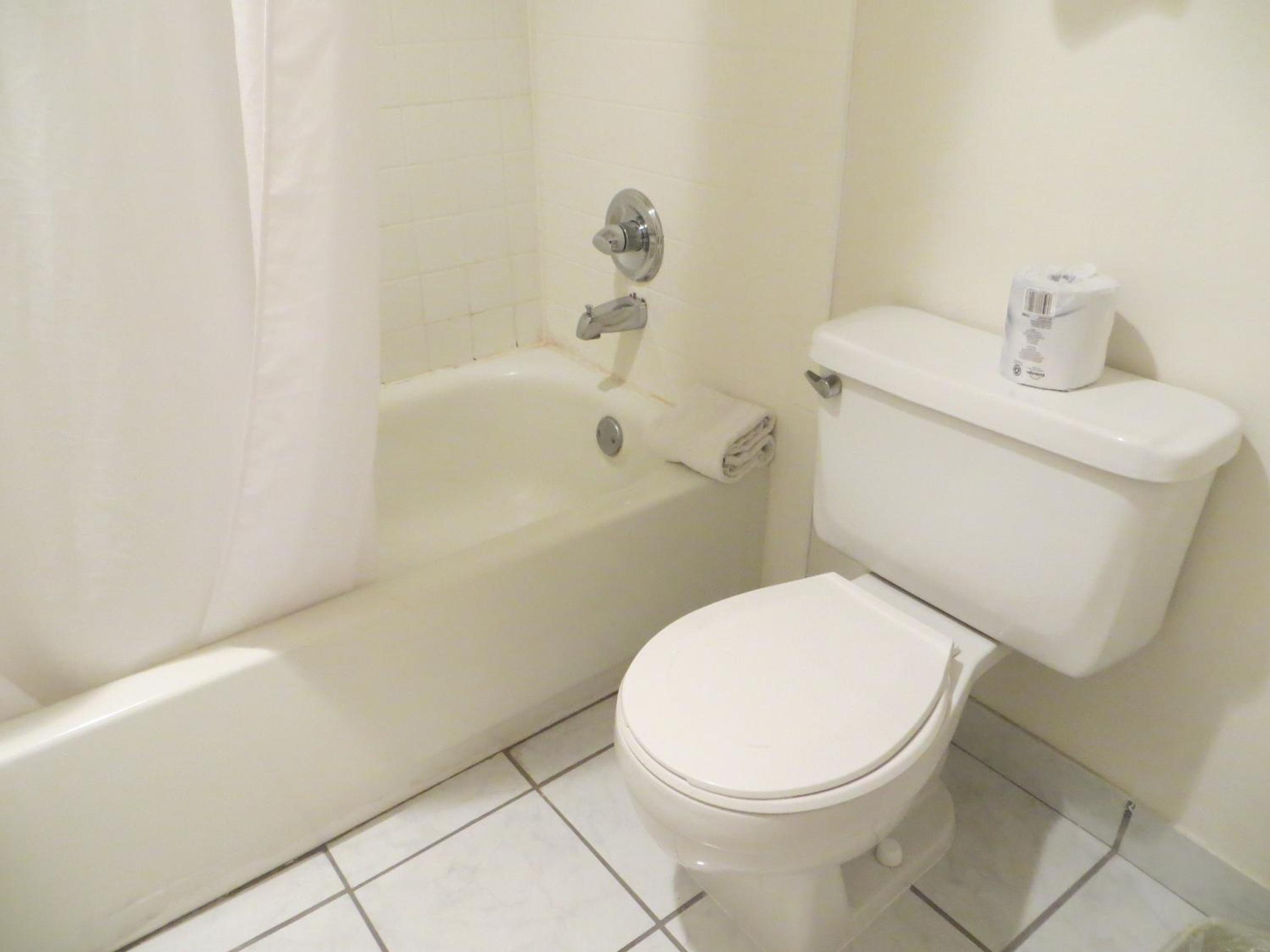 Double Room with Two Double Beds - Non-Smoking photo 2