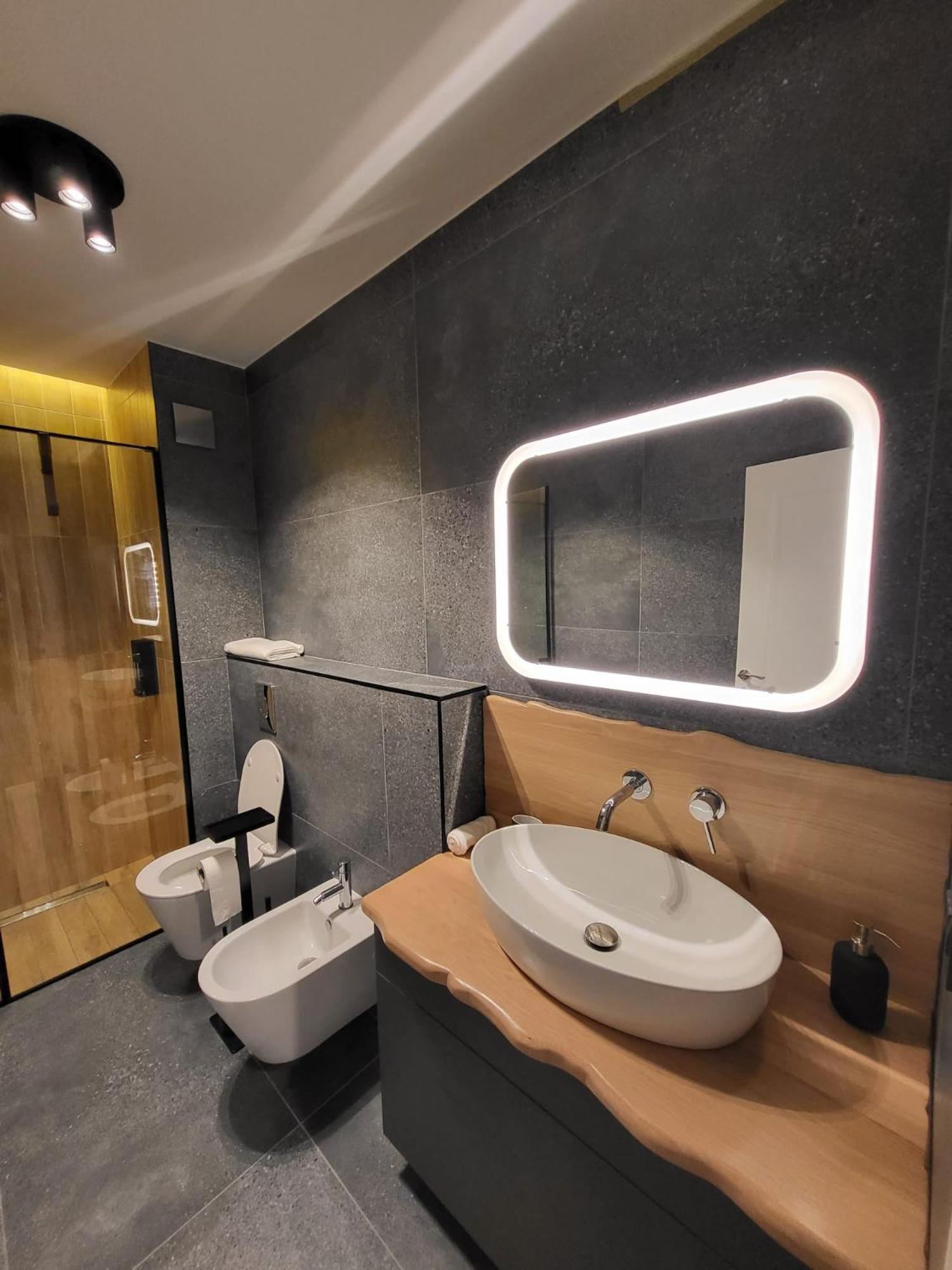 One-Bedroom Apartment - Photo 21