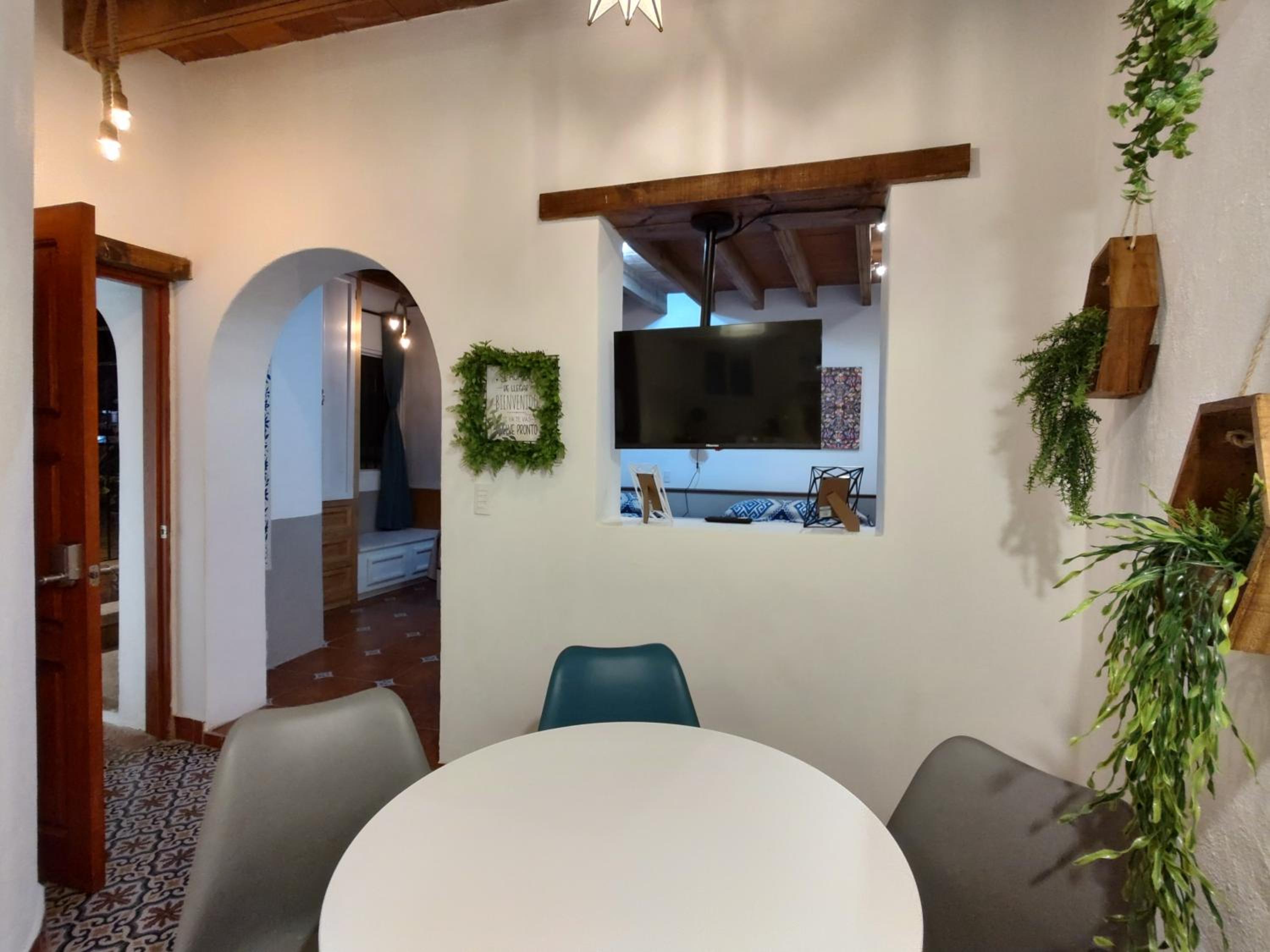 Studio Apartment - Photo 6