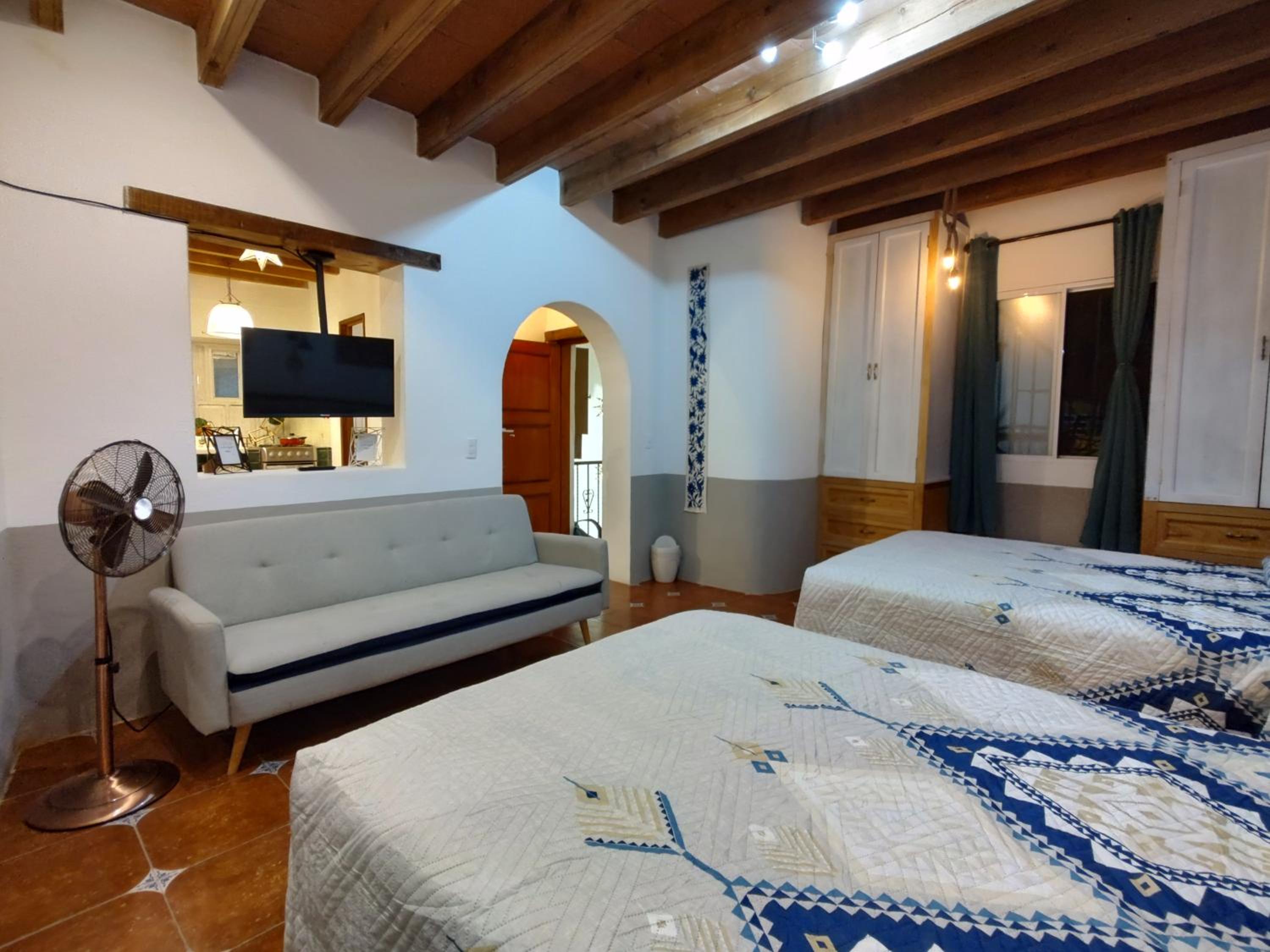 Studio Apartment - Photo 8