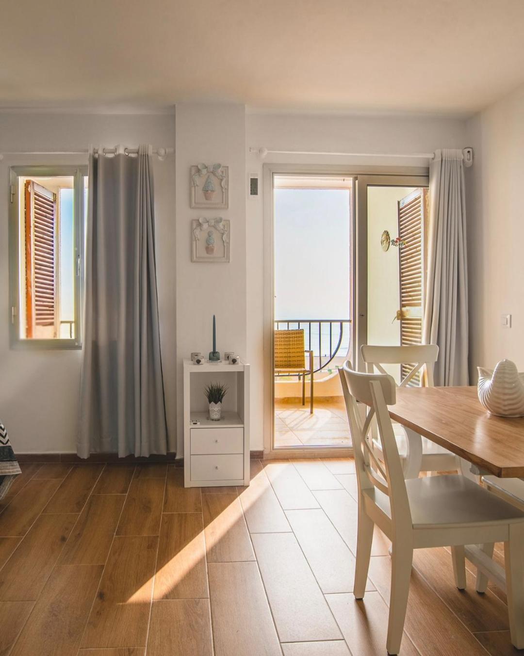 Apartment with Terrace - Photo 33