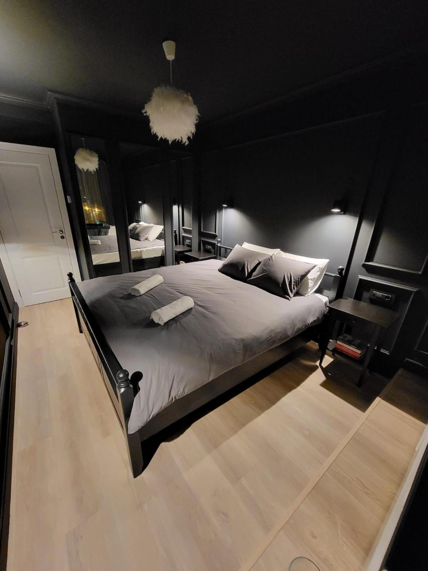 One-Bedroom Apartment - Photo 4