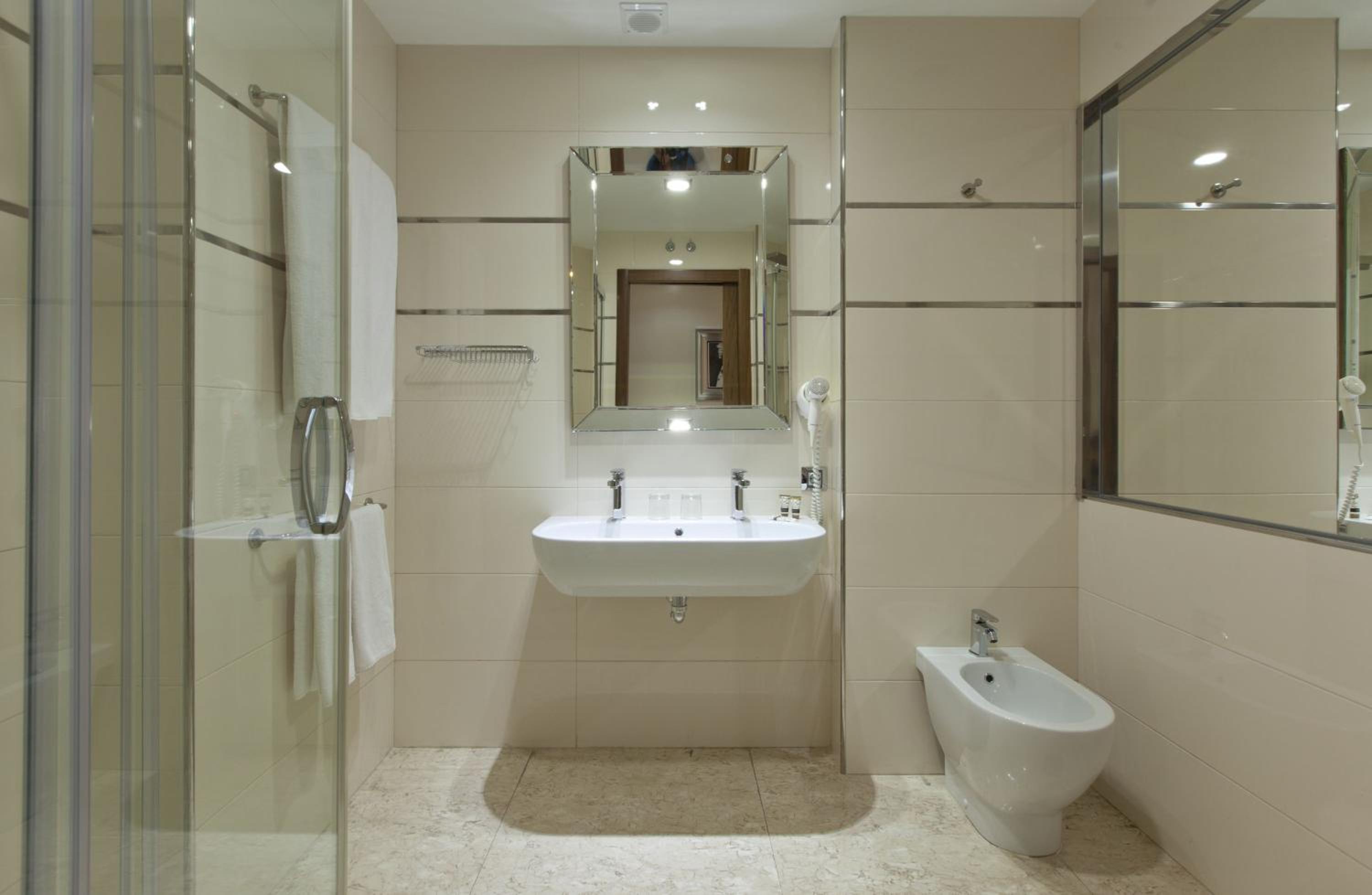 Twin Room - Photo 2
