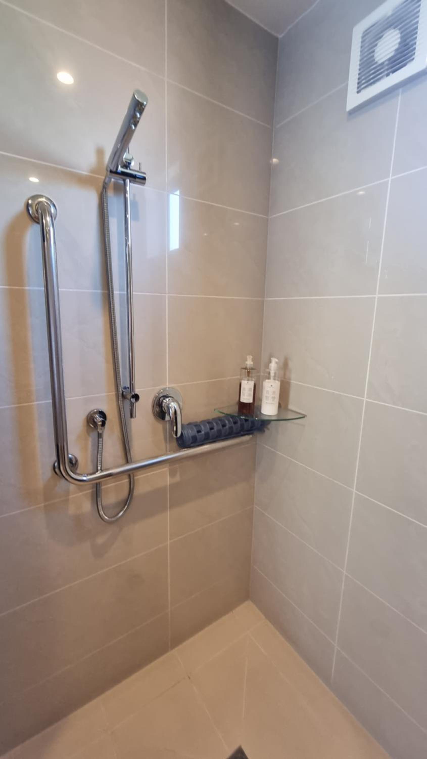 King Room - Disability Access photo 3