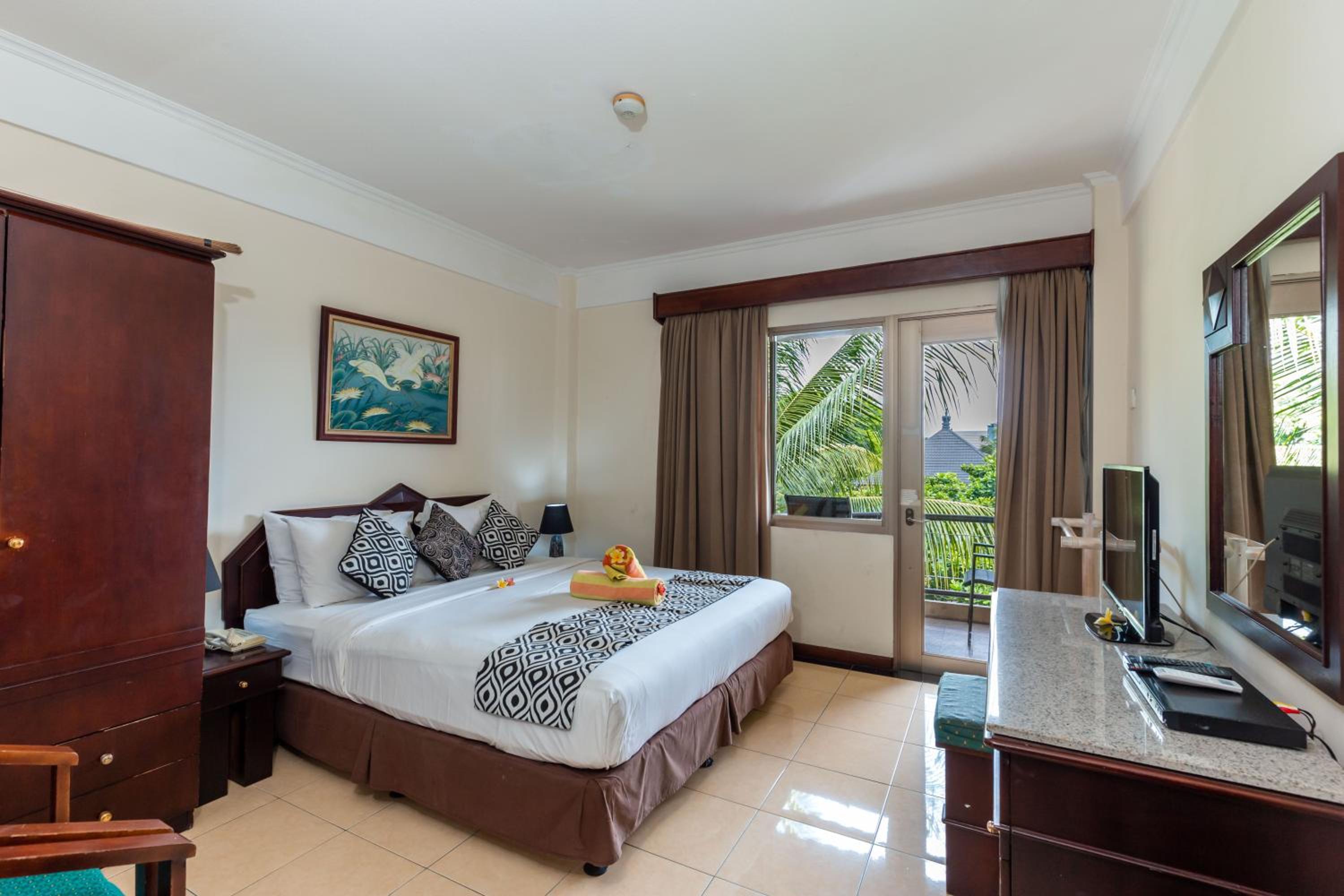 One-Bedroom Apartment - Photo 1